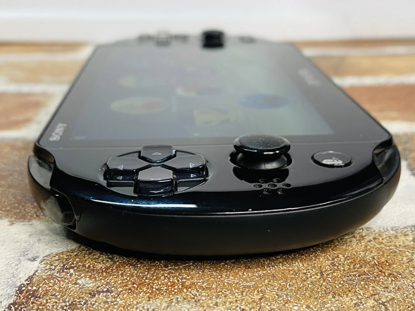 PS Vita Black PCH 2000 SONY PlayStation Japan 16GB Charger 3 Games No.2