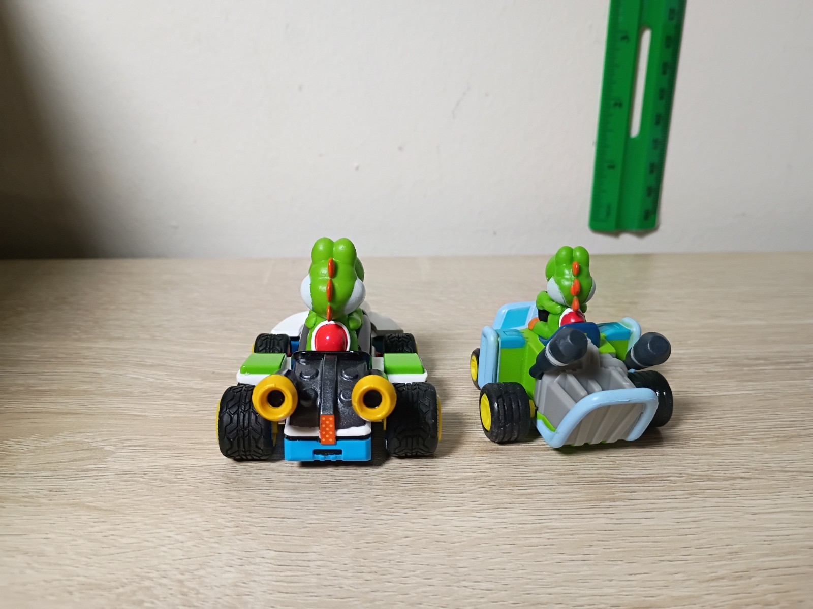 4-PK SUPER MARIO KART Carrera Pull-Back Racers 3″ Lot Yoshi Luigi Mario Jakks