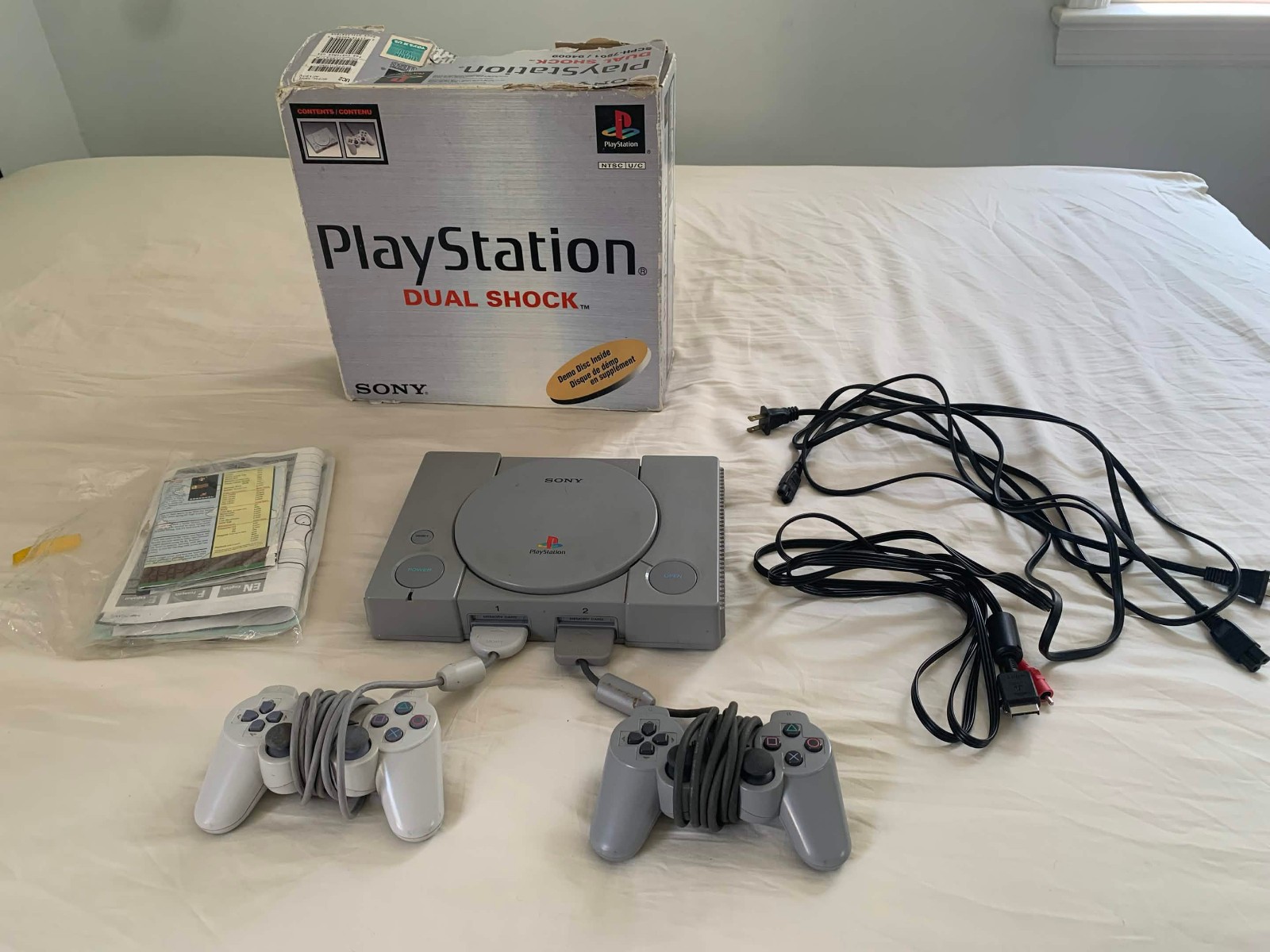 Sony PlayStation 1 PS1 Dual Shock Console in Box SCPH-7501 bundle Tested