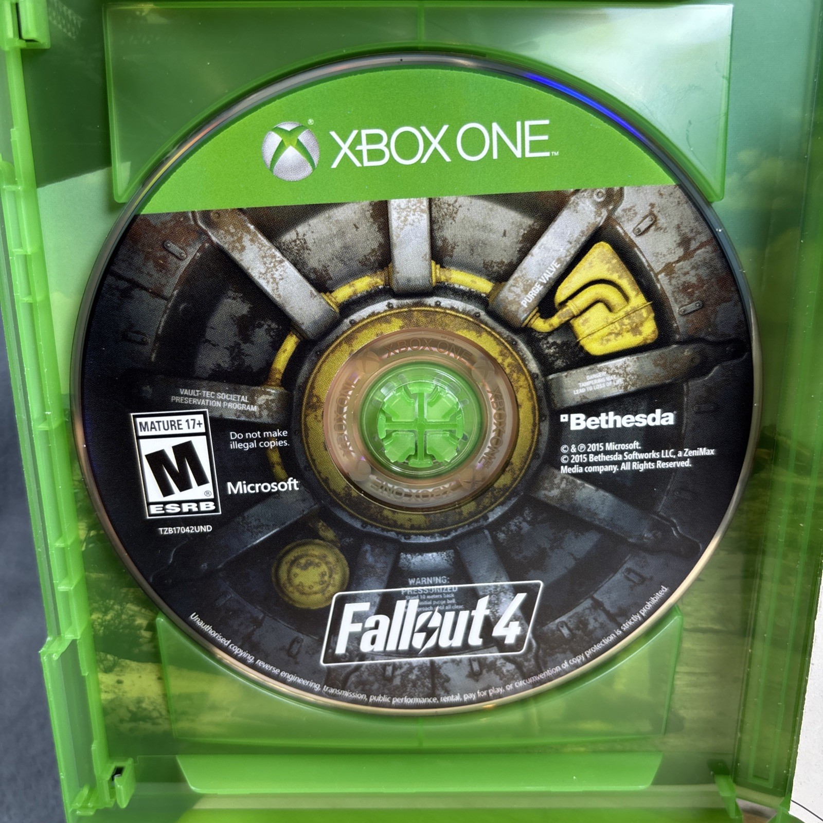 Xbox One – Fallout 4 – Complete w/ Poster – Refurbished, Excellent