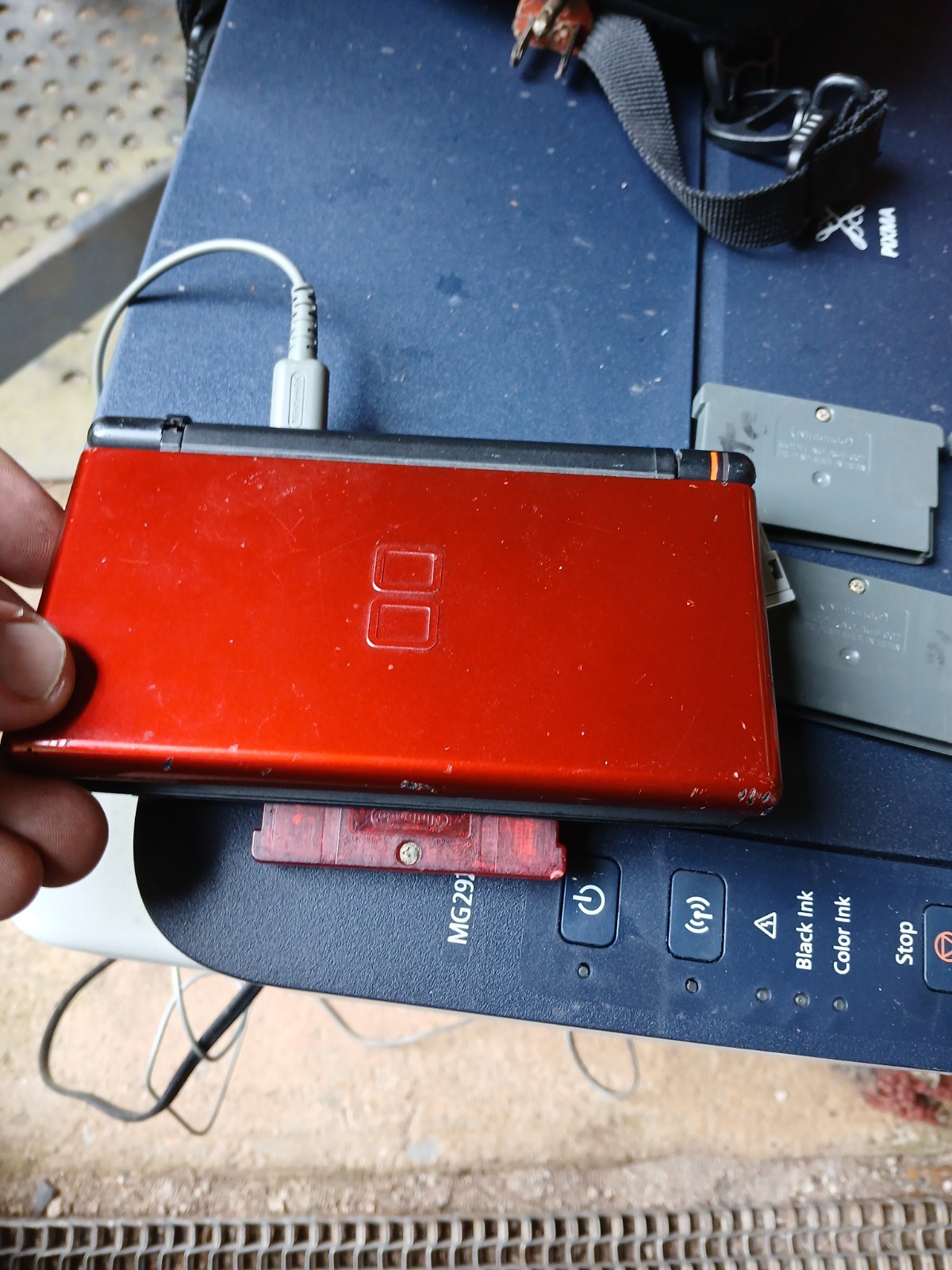Nintendo DS Lite Crimson Handheld System – Red/Black