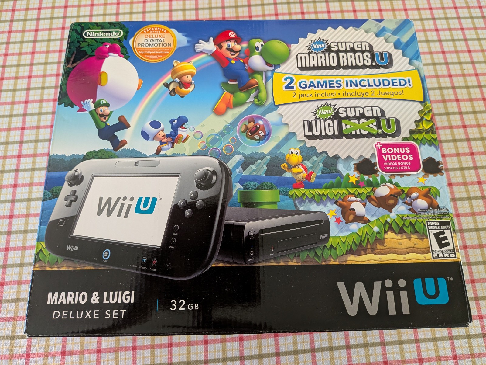 Nintendo Wii U Deluxe 32GB Console w/Original Box, no games, bonus gamepad case