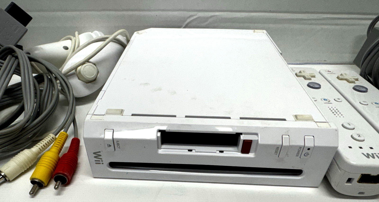 Nintendo Wii RVL-001 Console White Complete With Power Cables Controller