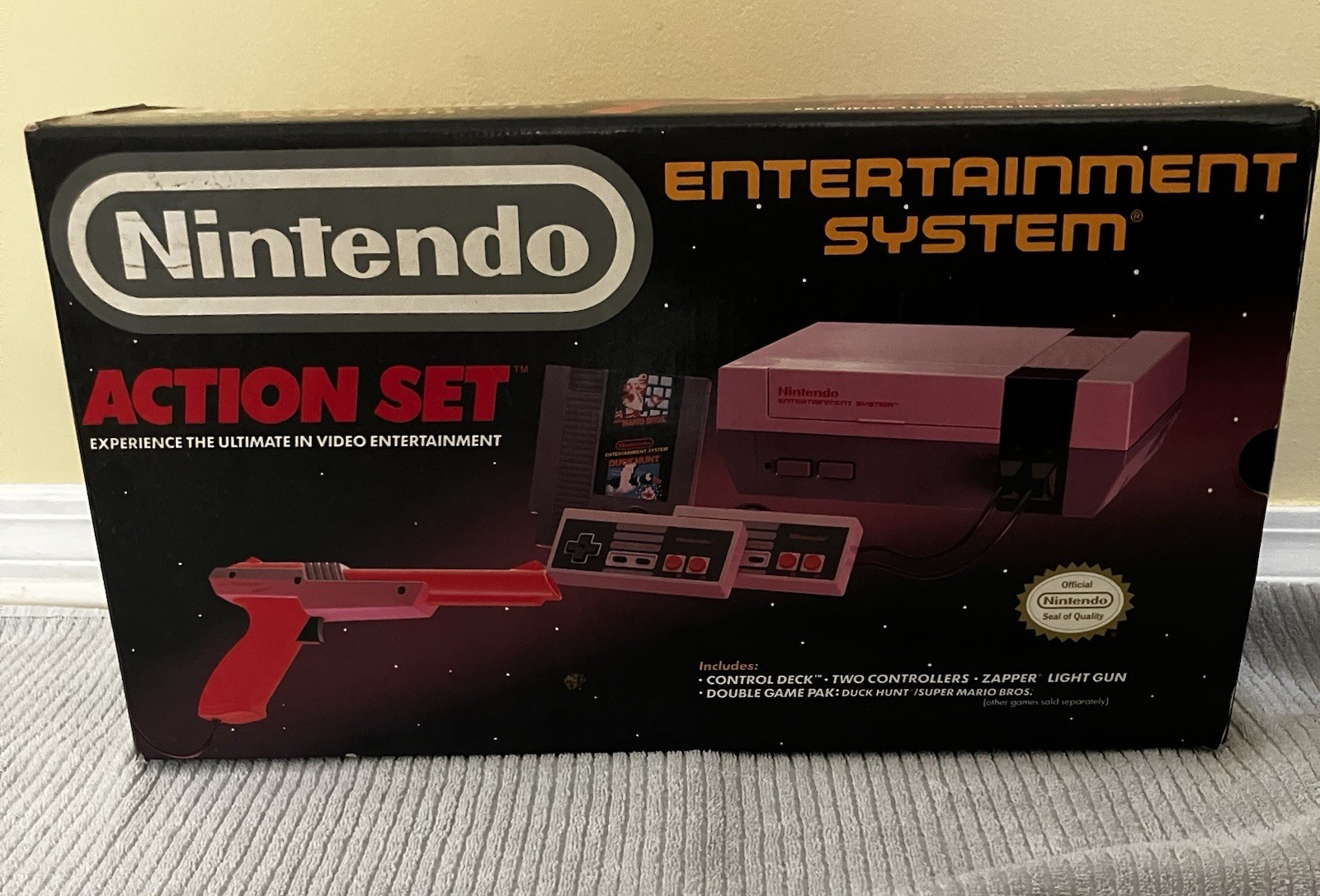 VTG Nintendo Original NES 001 Console Action Set Open Box Mint Conition