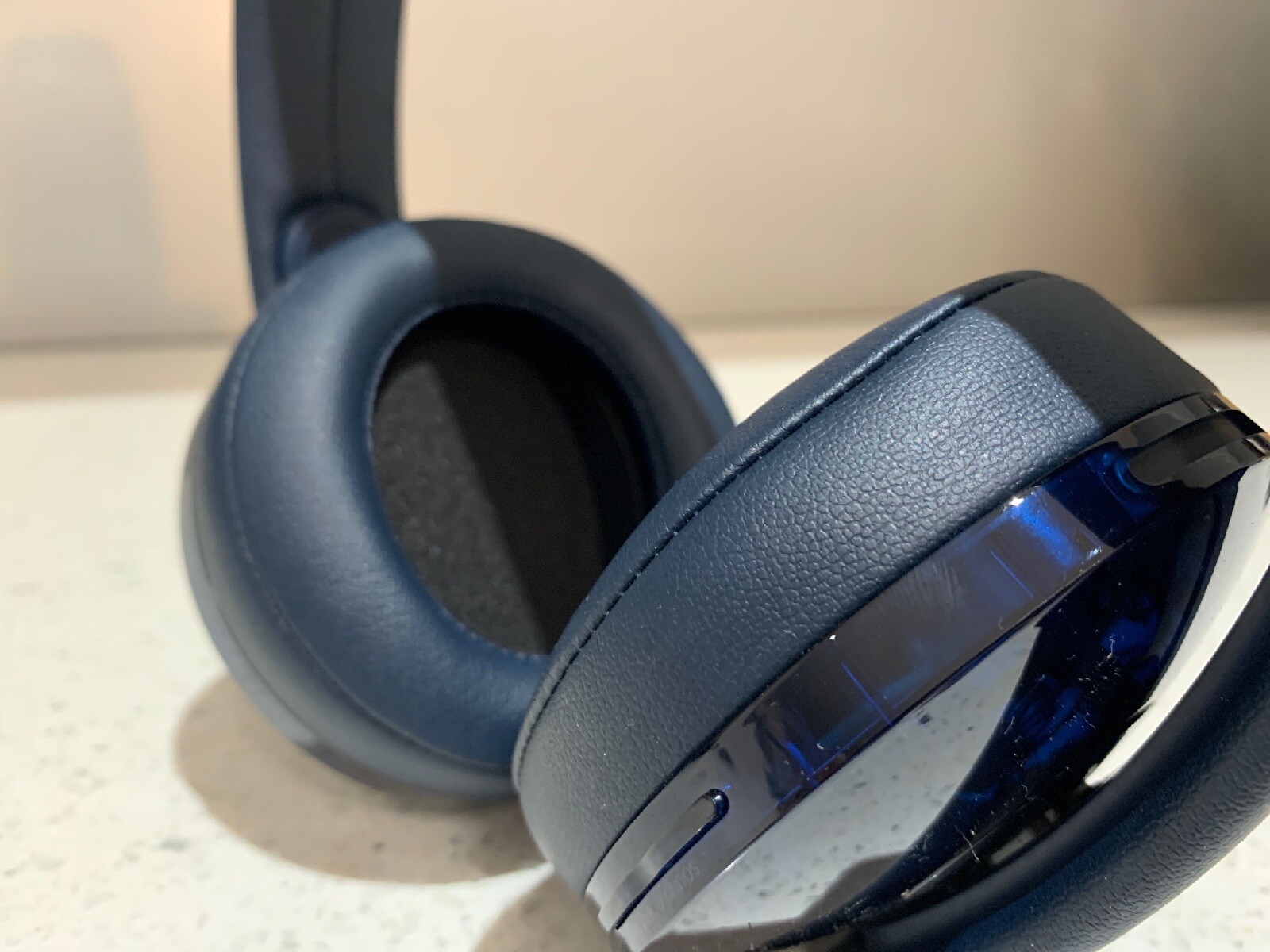 New SONY PlayStation Gold Wireless 7.1 Headset 500 Million Limited Edition PS4