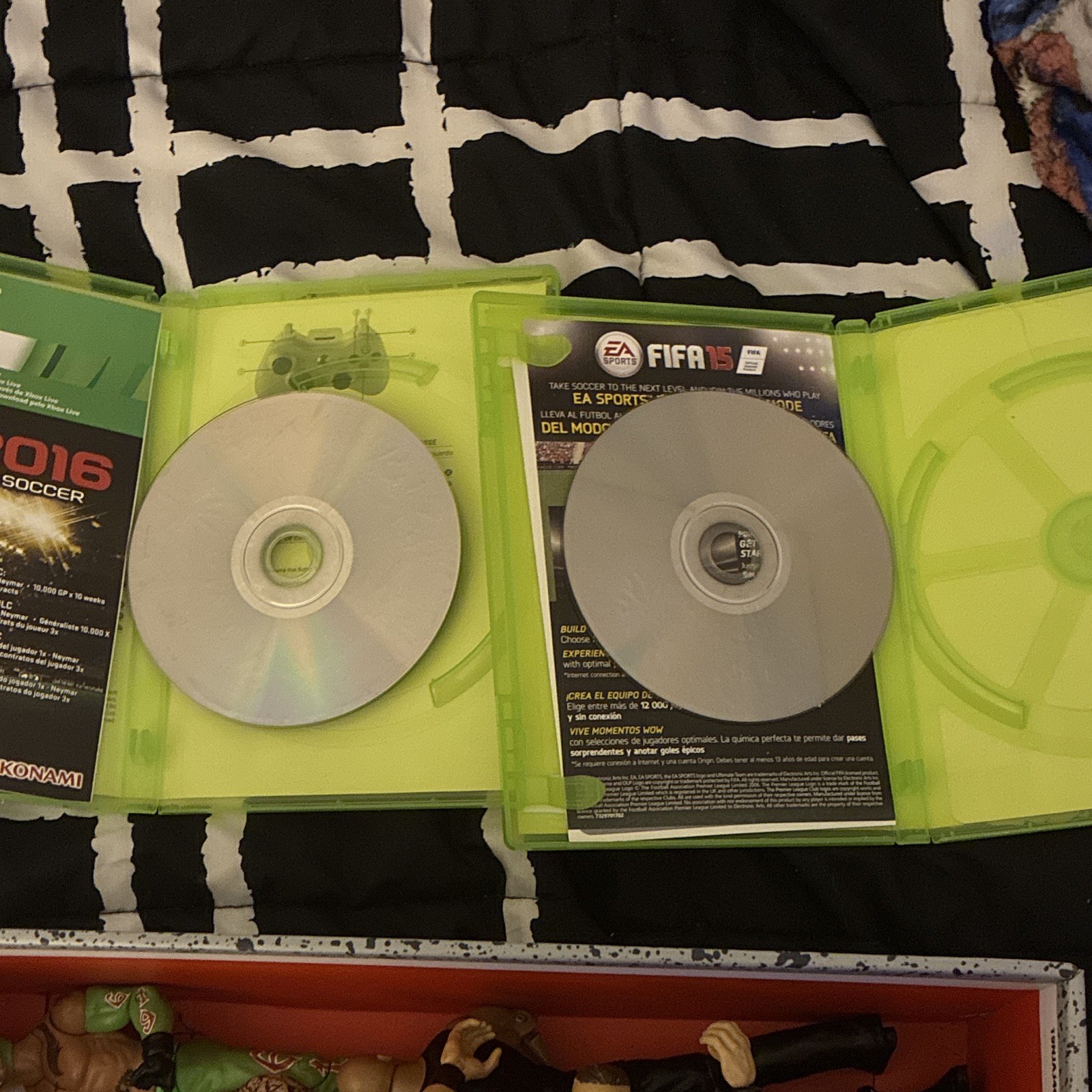 Konami/EA Sports Xbox 360 Lot: PES 2016 Pro Evolution Soccer & FIFA 15 NTSC
