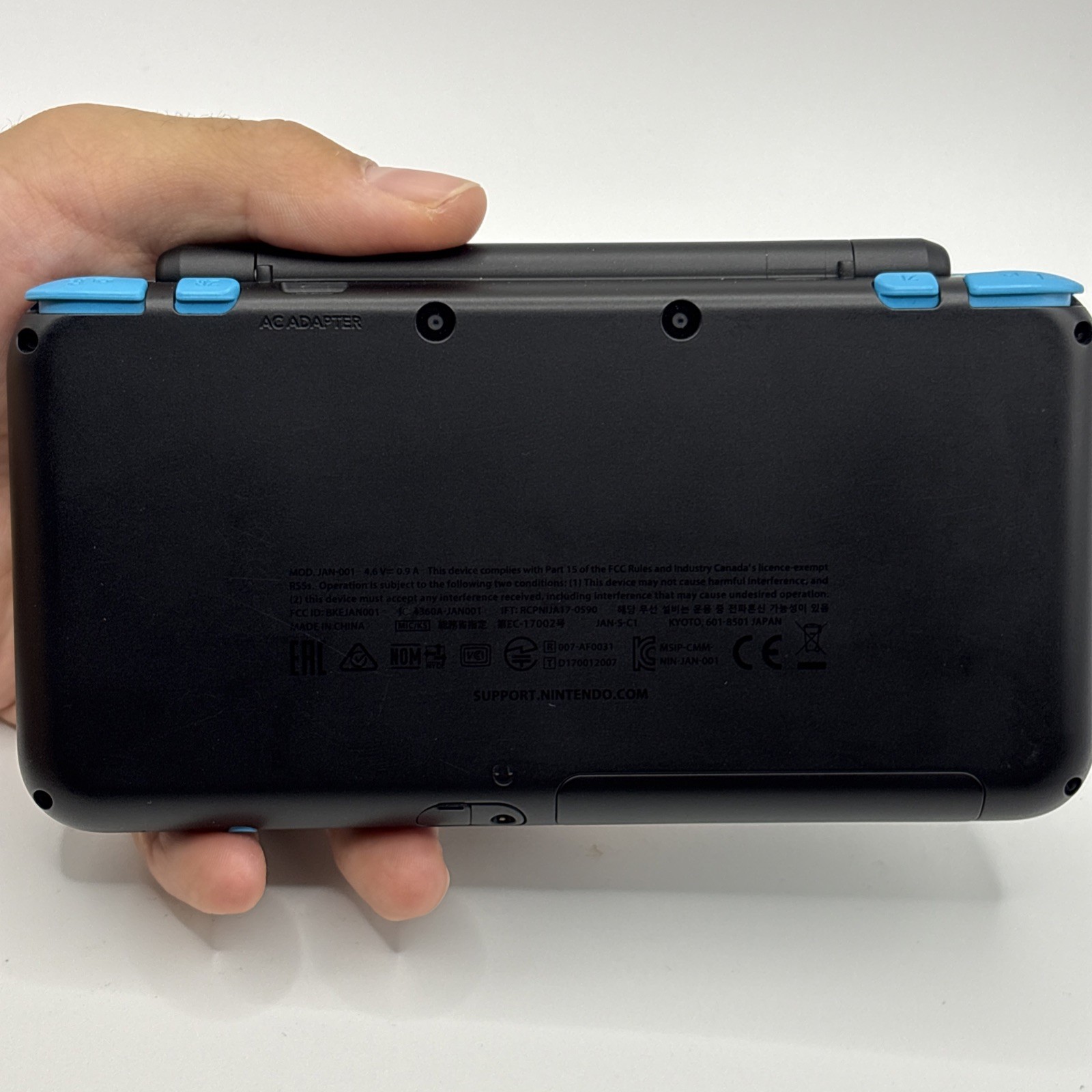 Nintendo 2DS XL Console – Black/Turquoise – Bundle W/ Charger / Case / Game