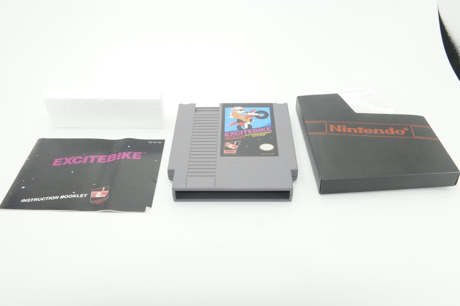 Excitebike Black Box NES Nintendo 1985 CIB game-box-docs-sleeve EXC -oval seal