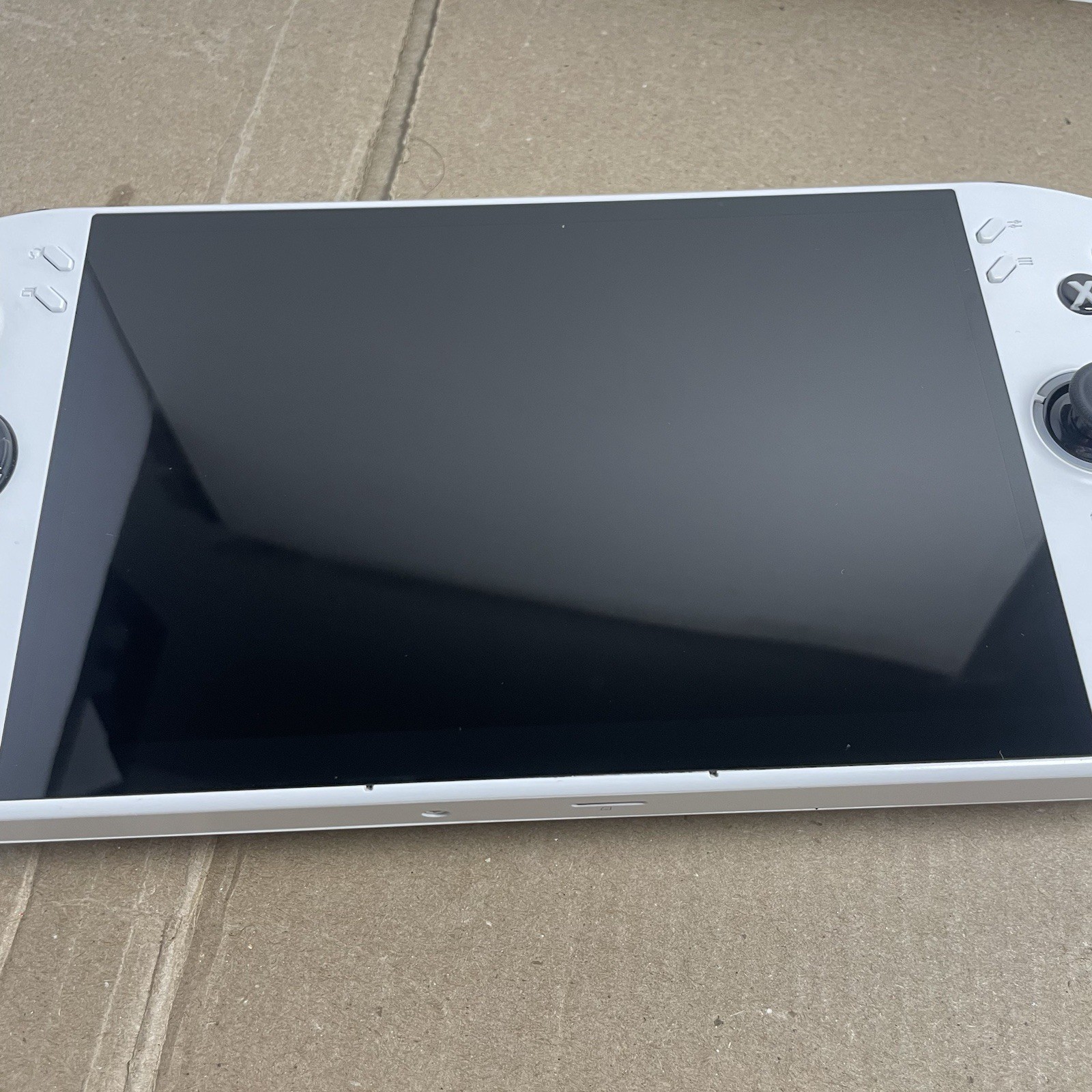 Lenovo Legion Go S Z1 Extreme 32GB Ram White. (Windows OS) No Charger. READ
