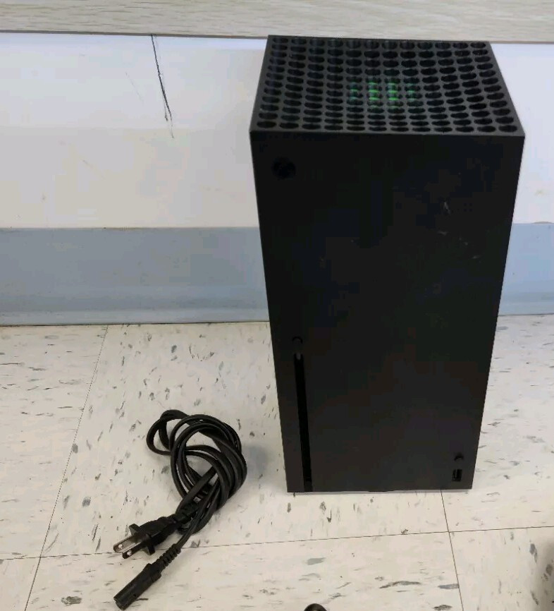 Microsoft Xbox Series X 1TB Video Game Console – Black (( HDMI issue ))