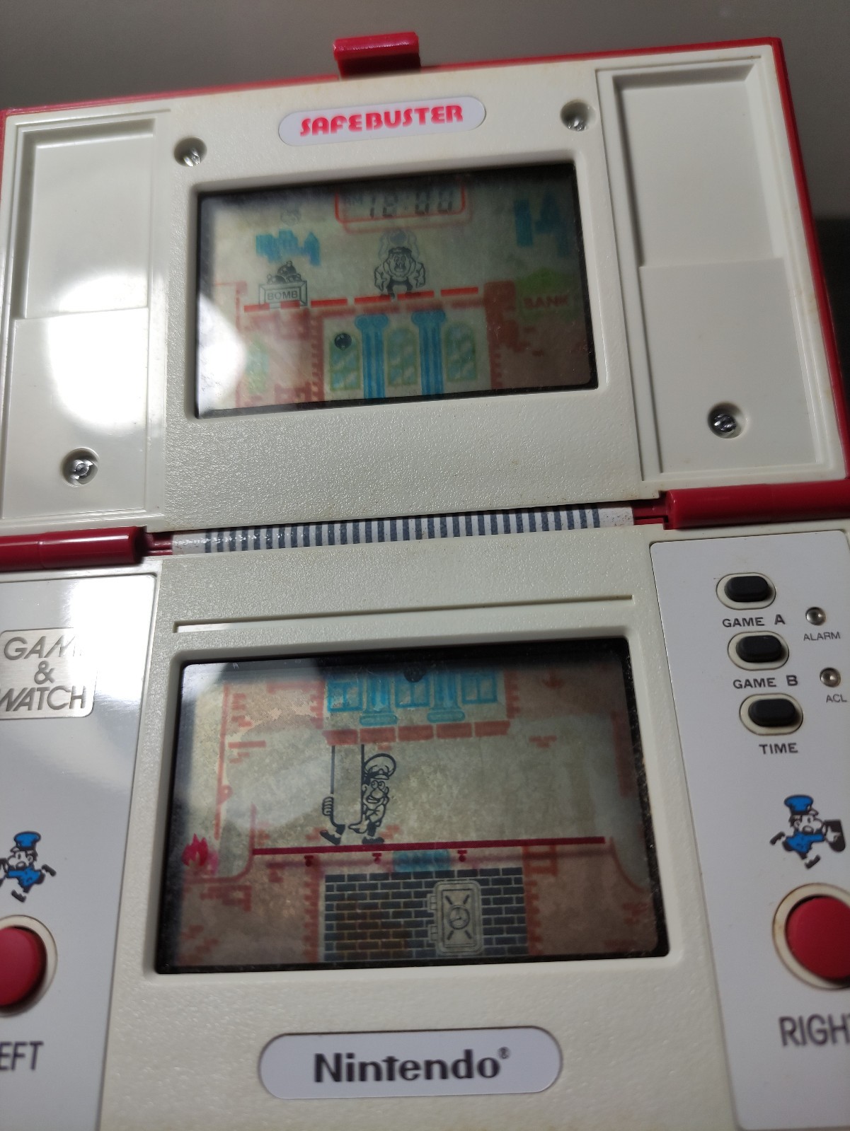 Vintage Nintendo Safe buster Multi Scren Game and watch cib complete pocket size