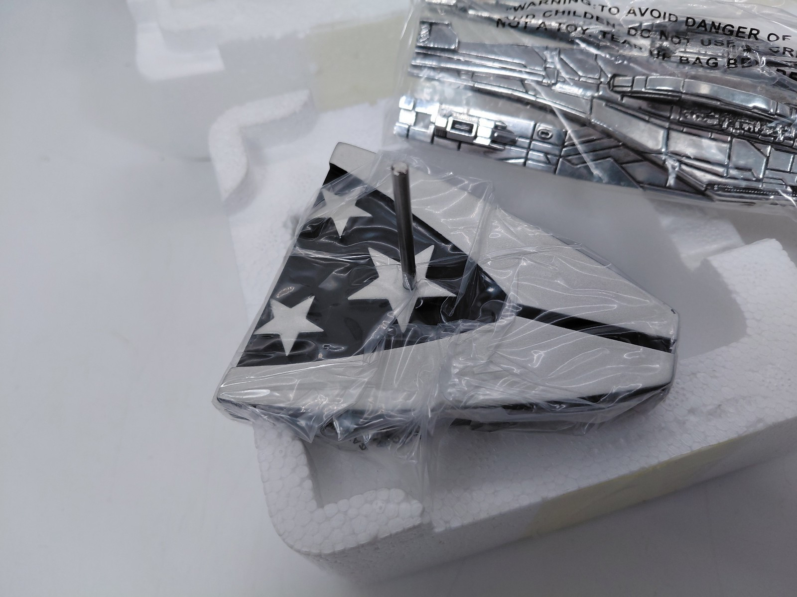 Mass Effect Alliance Cruiser Replica Model Dark Horse Silver Edition