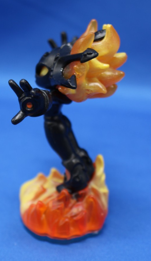 Lot of 2 Skylanders Swap-Force Figures Blast Zone & Smolderdash Light Core