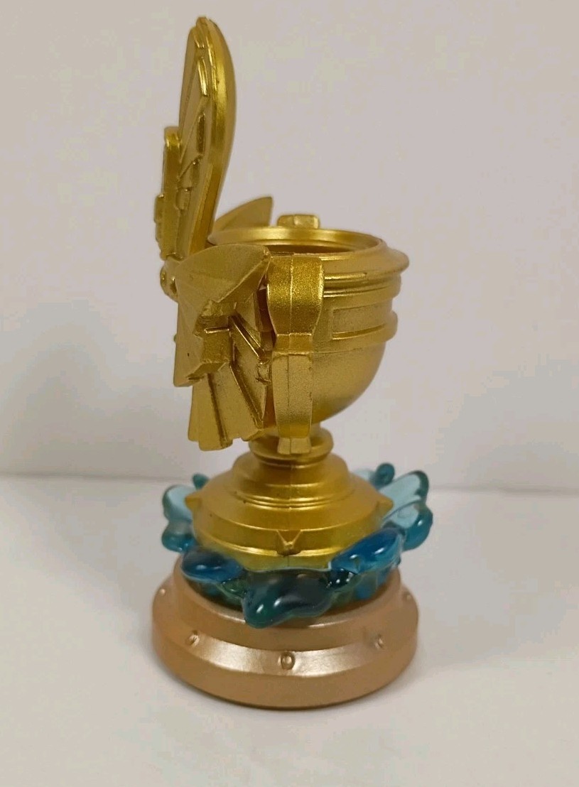 Skylanders Superchargers Golden Queen Sea Trophy Figure Loose