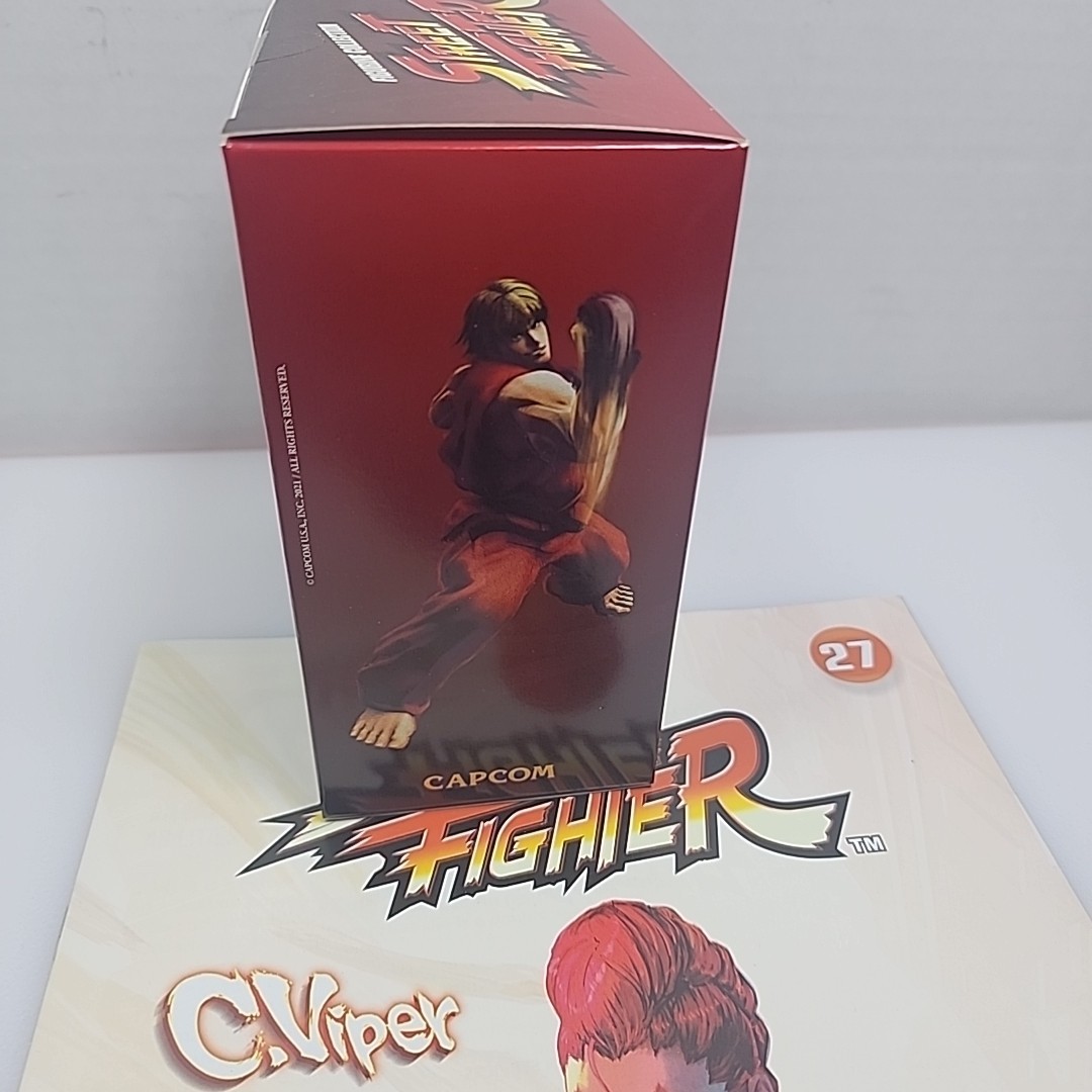 Street Fighter C.Viper Figurine 27 With Booklet Capcom Fanhome Video Game