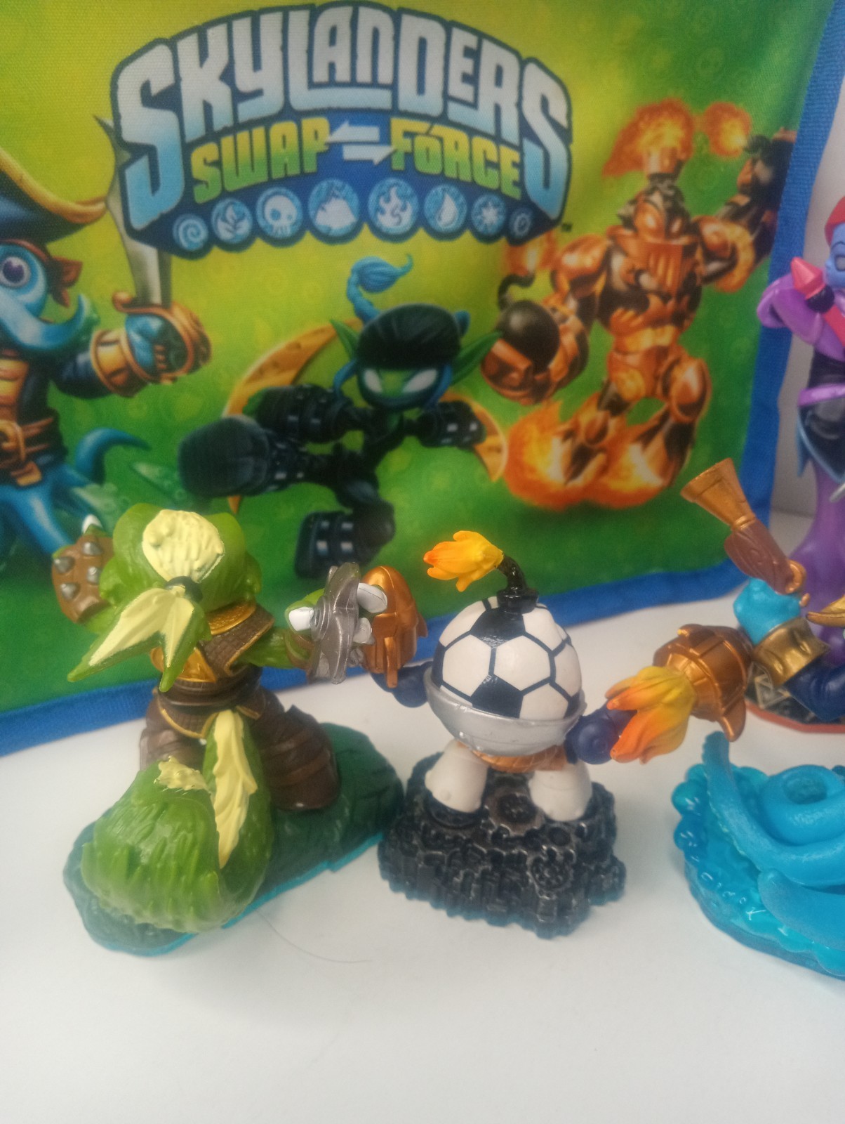Huge Skylanders Lot 19 Figures With Carry Case Rare