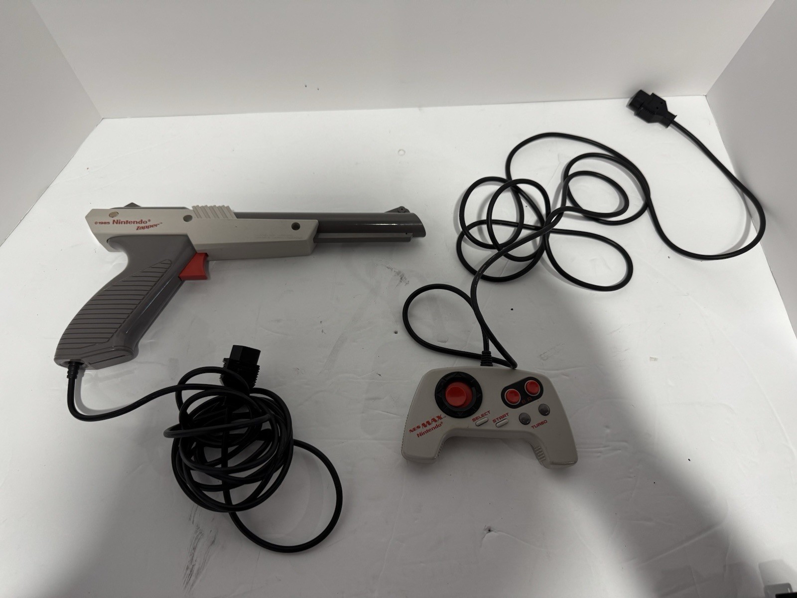 Vintage Nintendo NES Zapper Light Gun&NES Max Turbo Controller Lot-Tested Works
