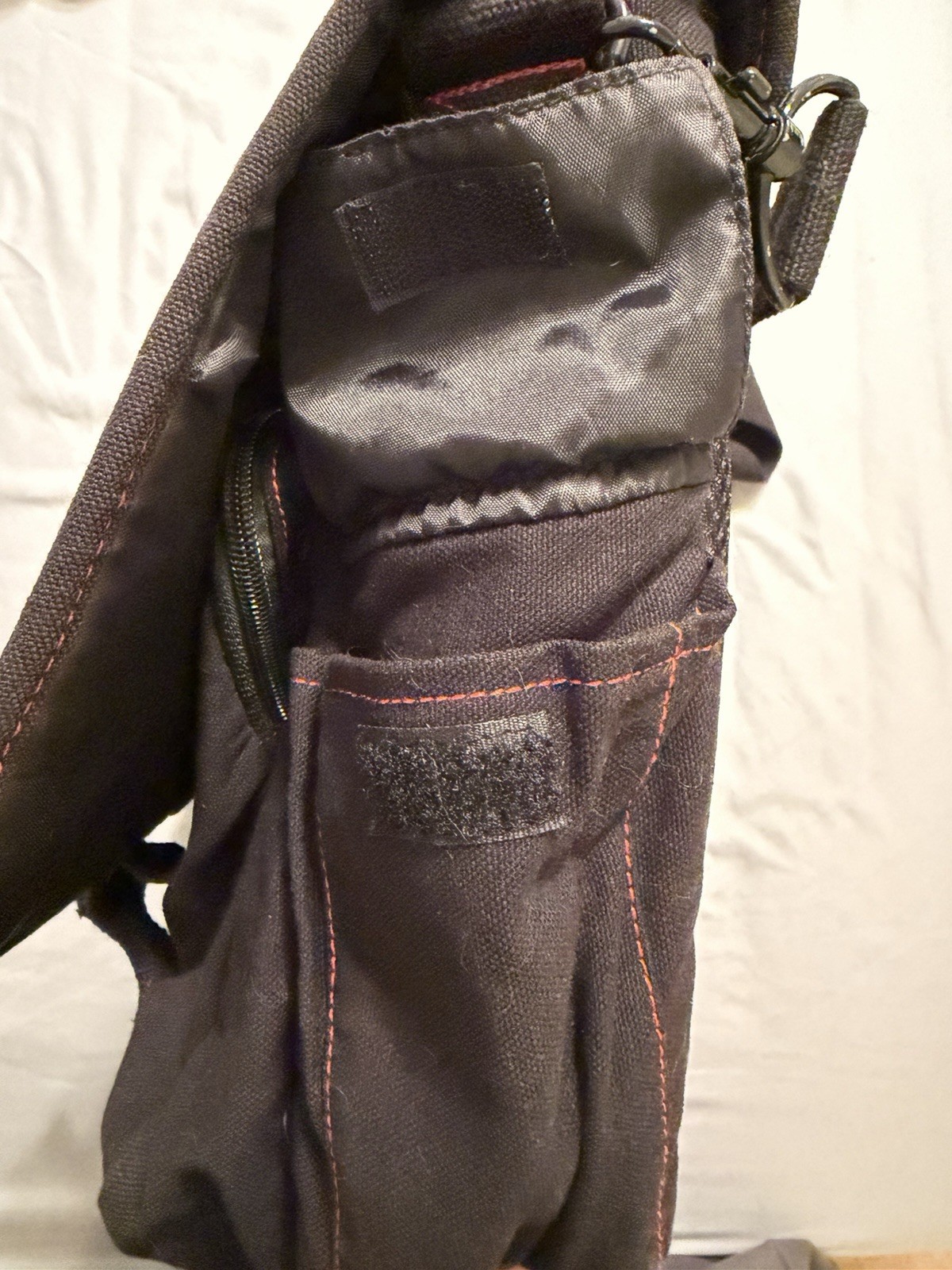 Resident Evil Capcom Collectors Edition Messenger Bag Black & Red 14 x 11 inches