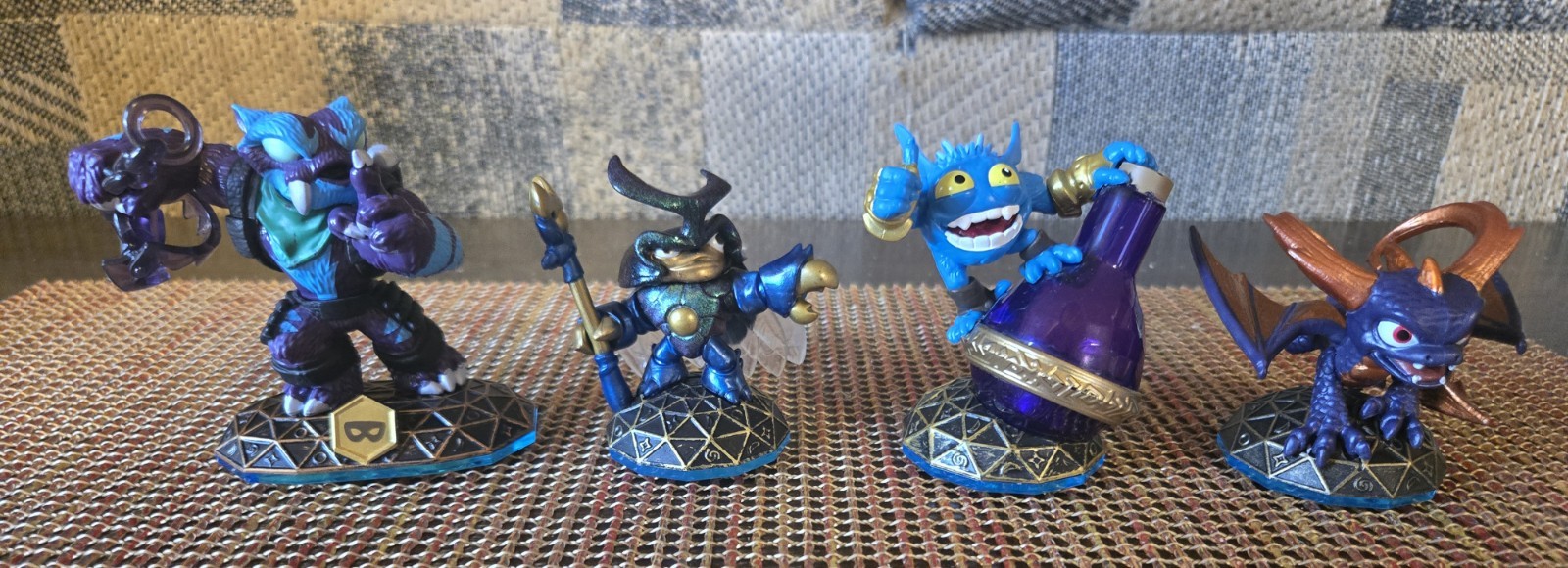Skylanders Swap Force Magic Element Figure Trap Shadow Dune Bug Super Gulp Spyro