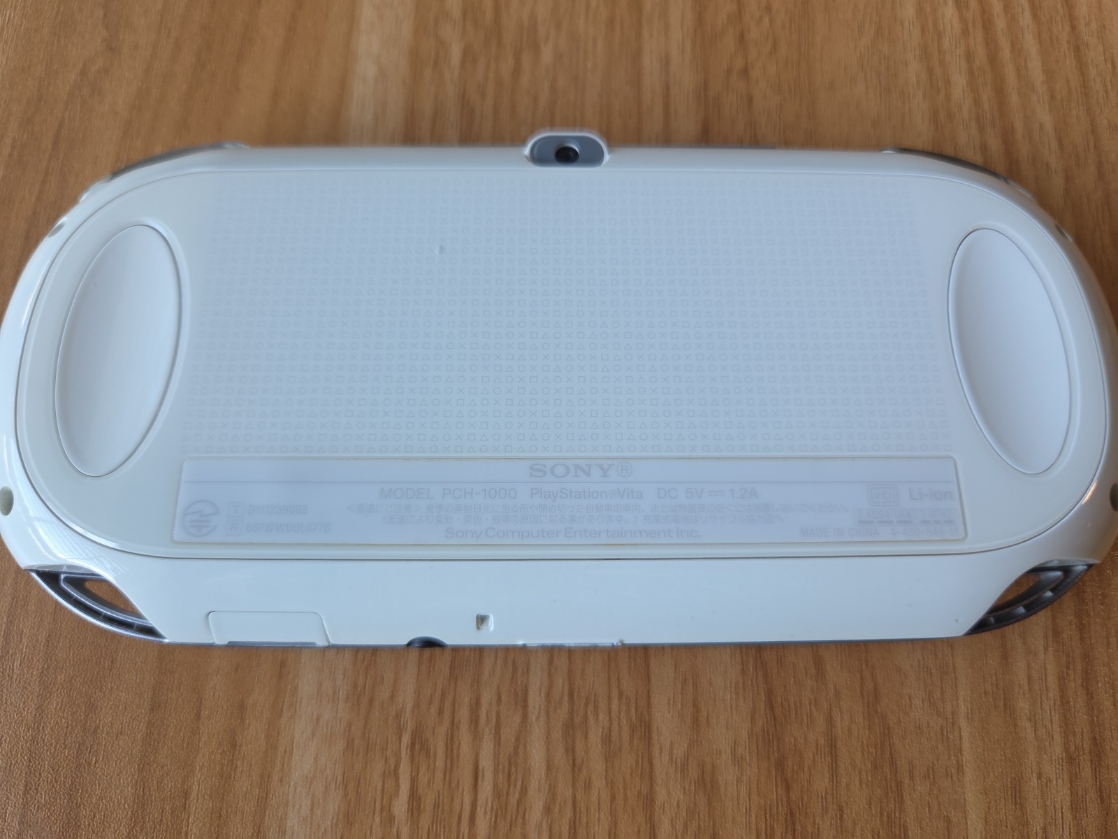 SONY PS Vita PCH-1000 Crystal white W/ Charger