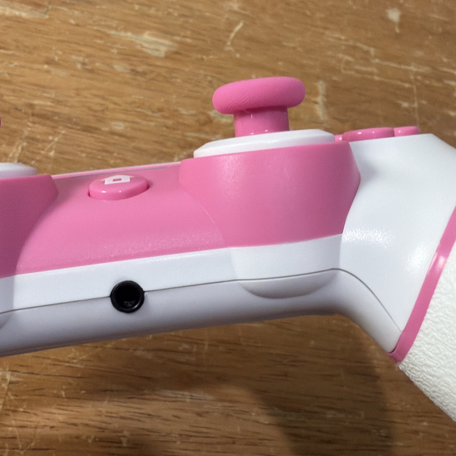 PS 4 charging dock dc 5V 2A with 2 controllers Pink And White