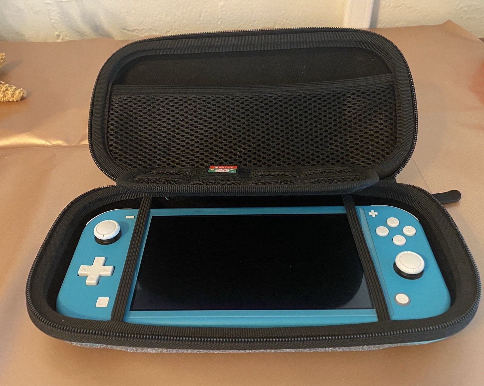 Nintendo Switch Lite Turquoise Handheld Console Case /Charger /Big Brain Game