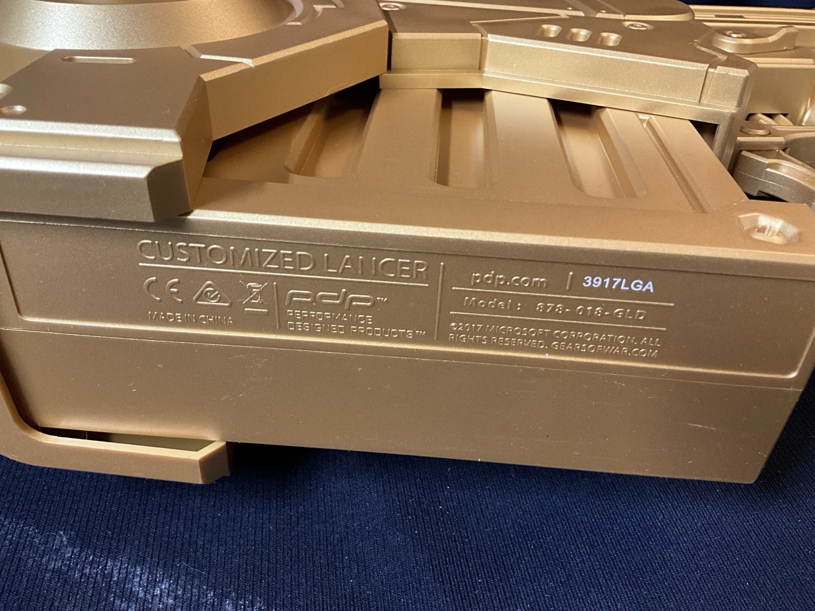 Gears Of War Life-Size Gold Lancer Assault Rifle Replica