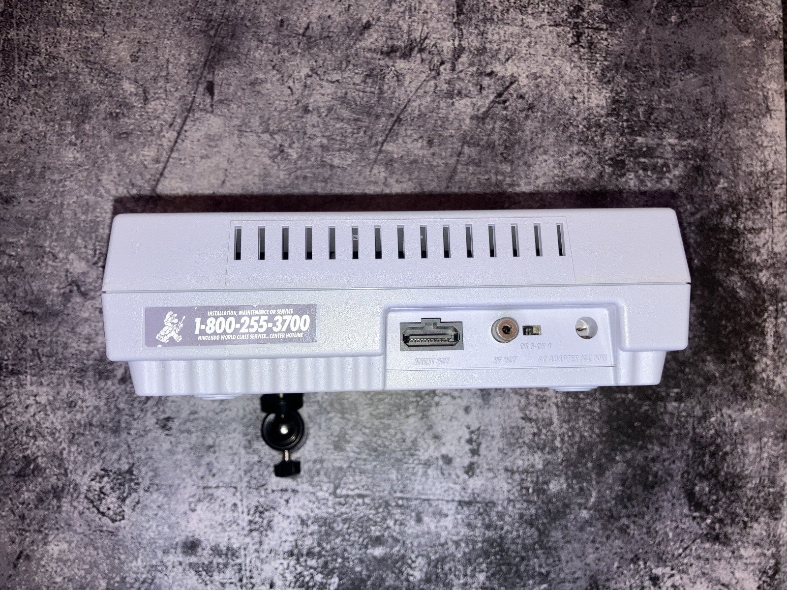 Nintendo SNES Console – Includes 2 controllers, RCA Cable, Power cable and Game.