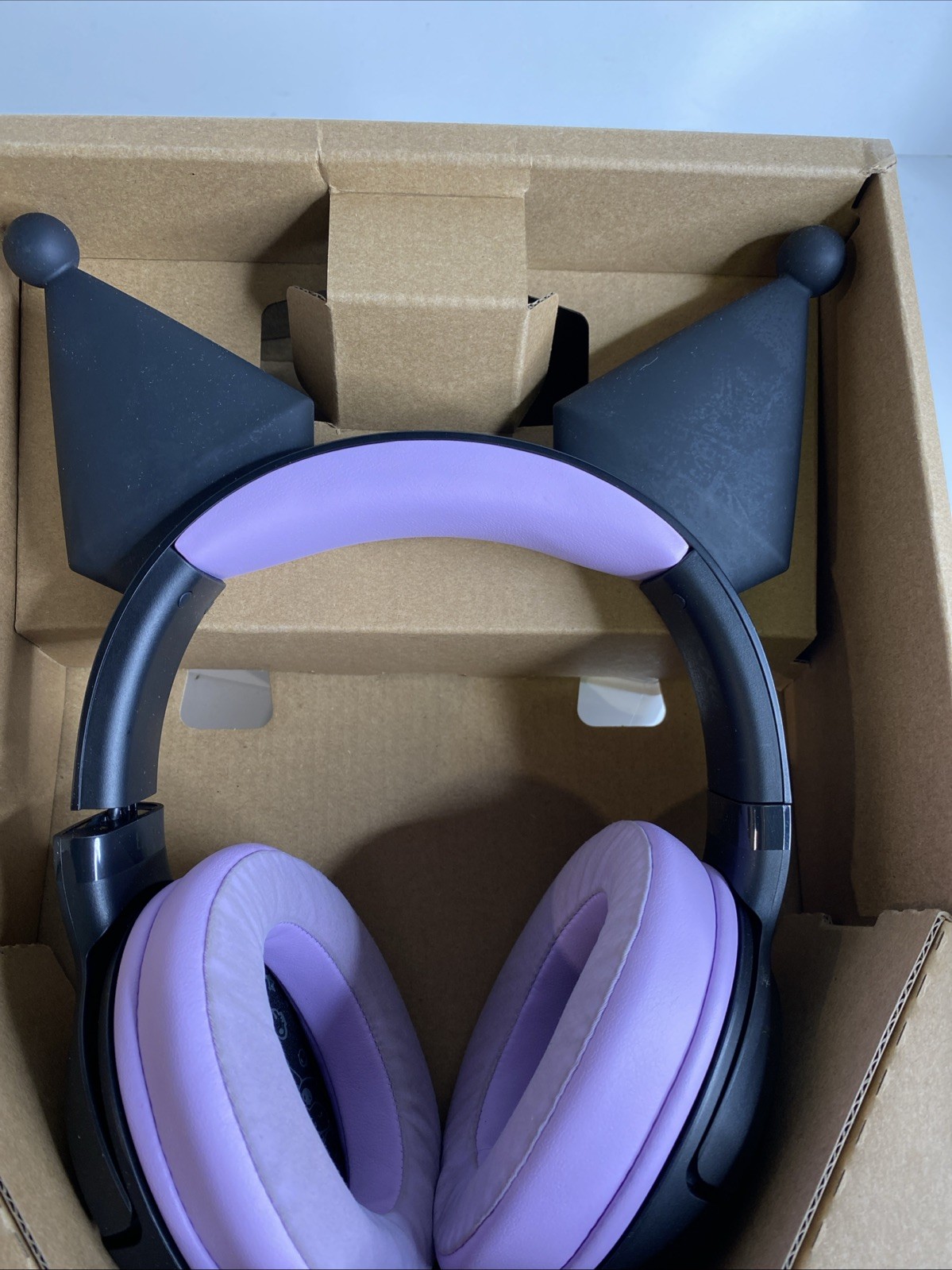 Razer Kraken Kitty V2 BT – Kuromi Edition Headset – See Pics – Read Me