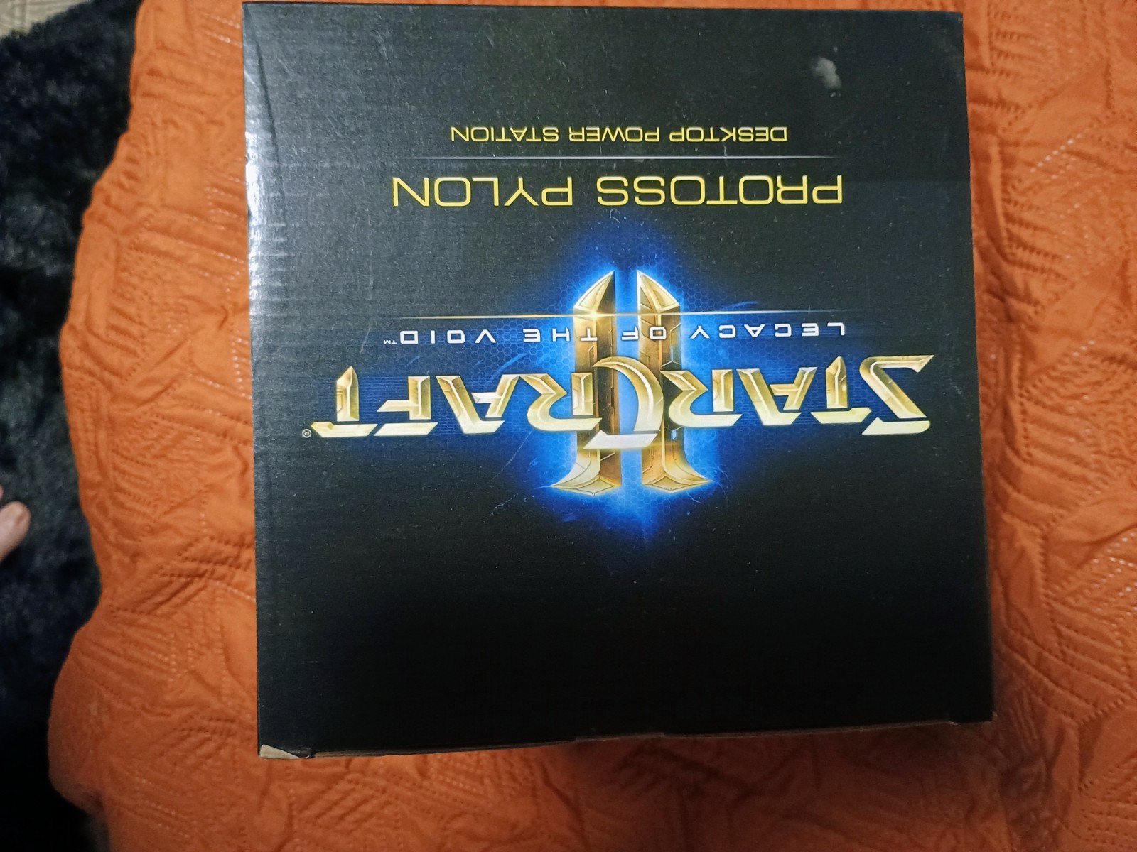 ThinkGeek StarCraft II Protoss Pylon Desktop Power Station Lights Up 2x USB