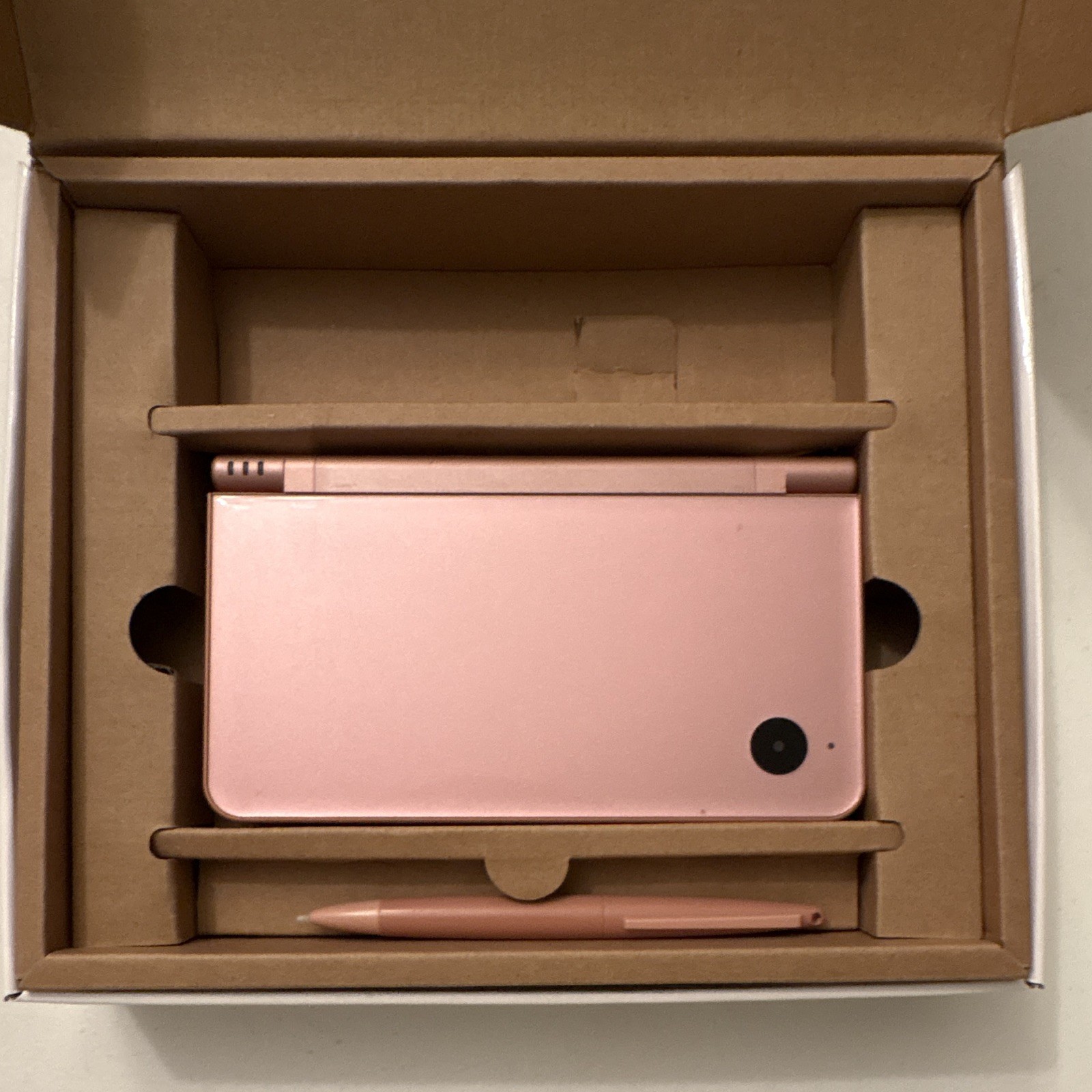 Nintendo DSi XL Metallic rose Handheld System NTSC-U/C w/ Box Stylus Manuals