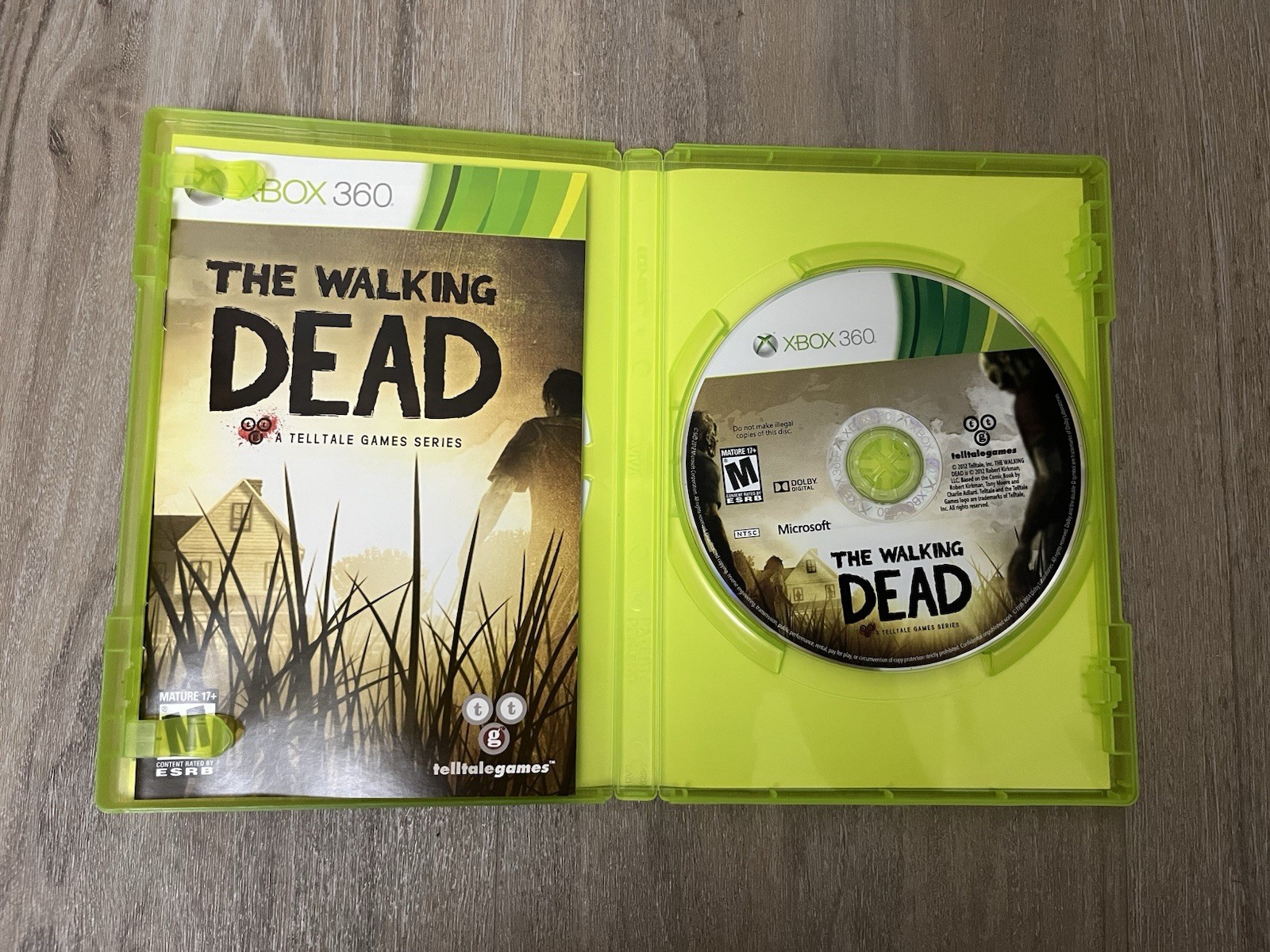The Walking Dead: A Telltale Games Series (Microsoft Xbox 360, 2012) CIB Tested