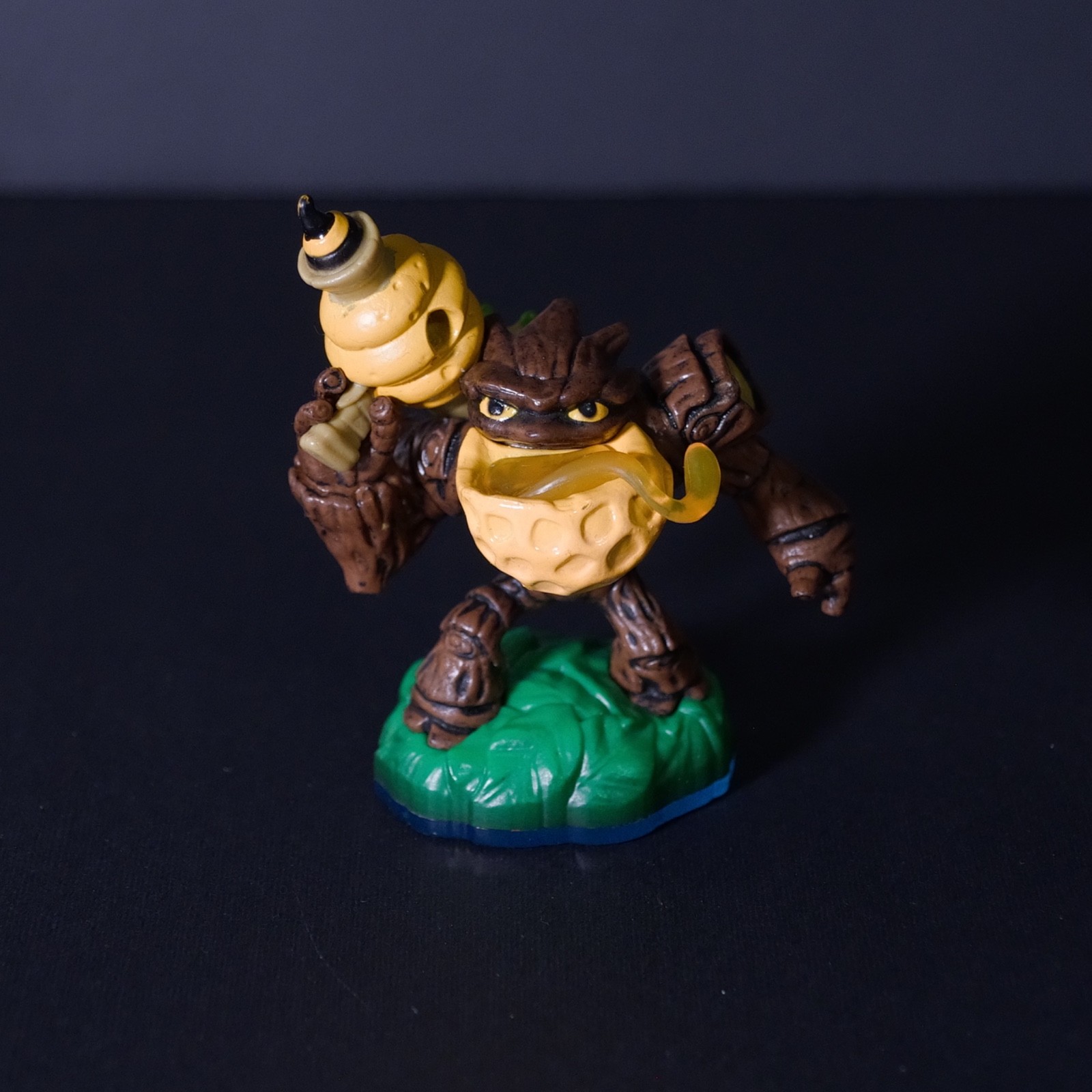 Skylanders Swap Force Bumble Blast Figure w/ Card