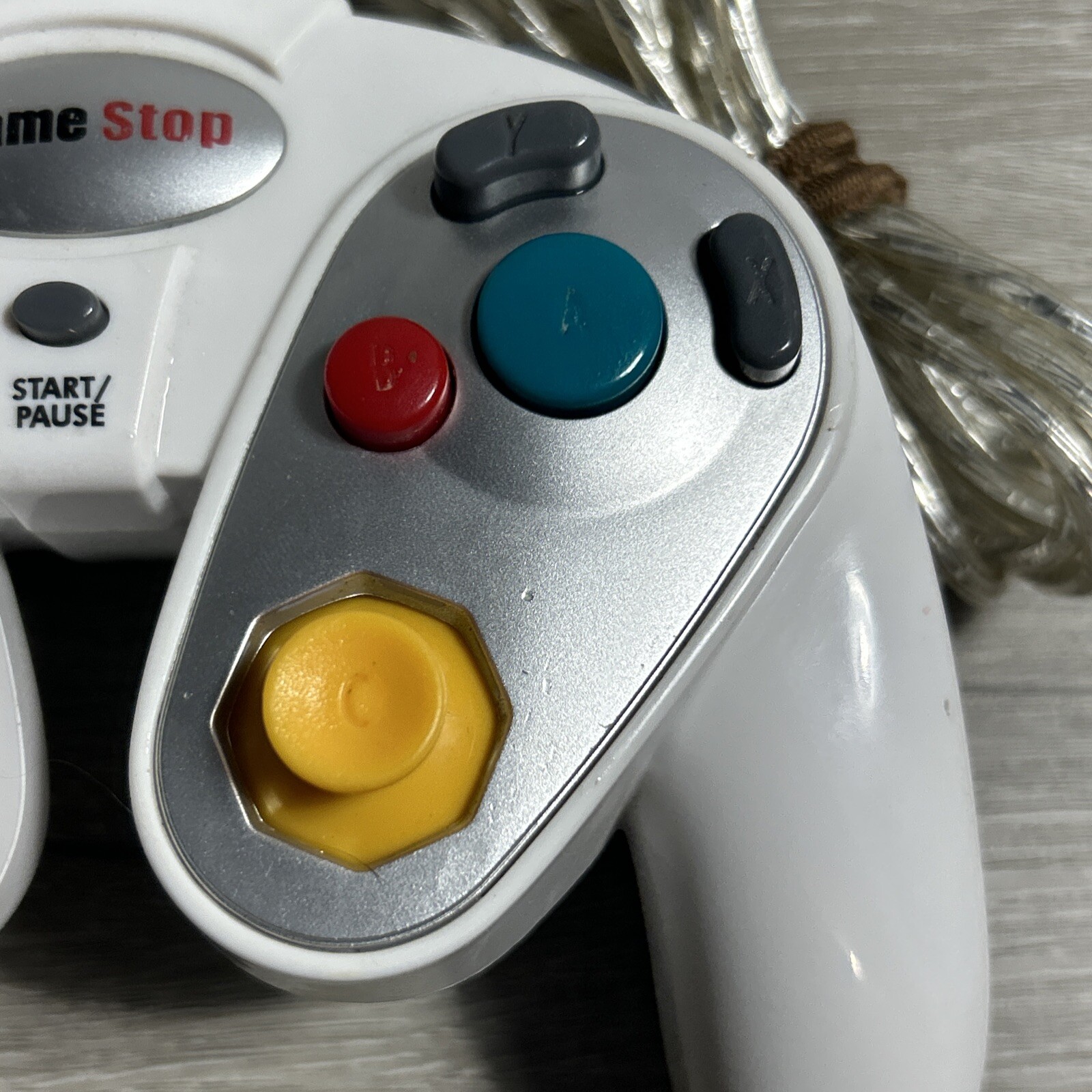 Game Stop Controller Pelican G3 Wired Turbo for Nintendo Game Cube & Wii White