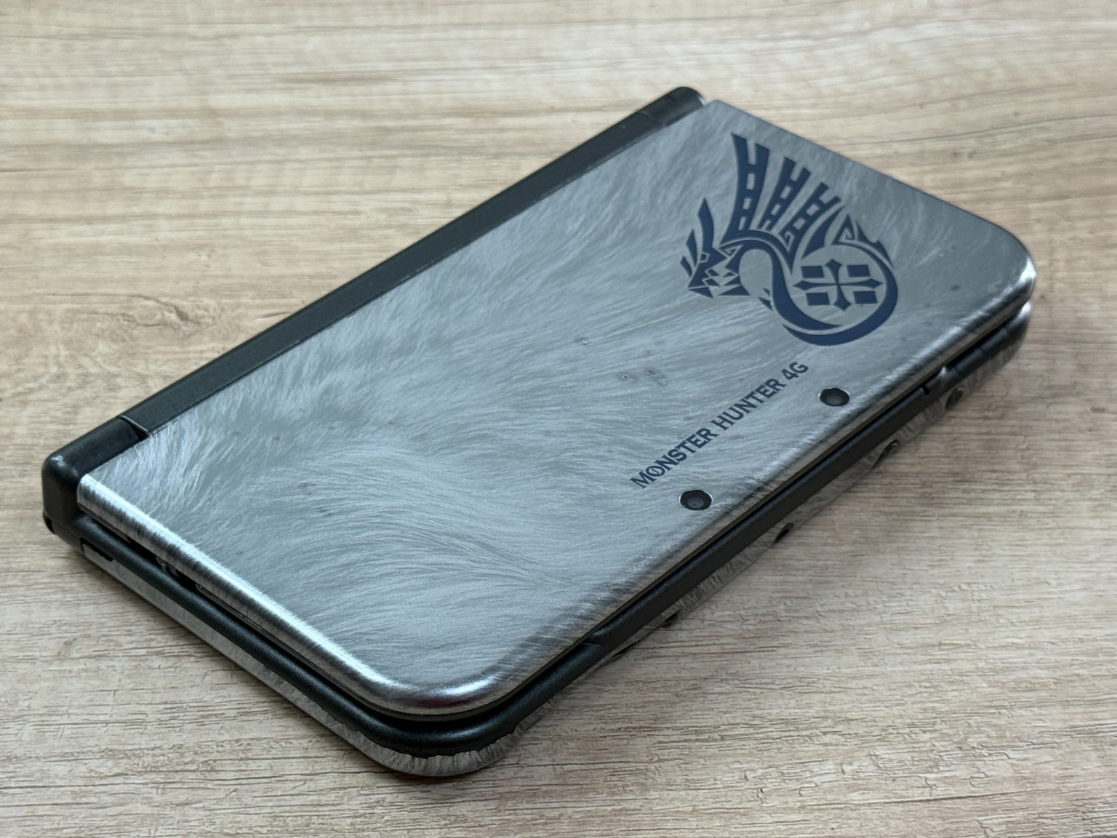 RANK B+ IPS Nintendo New 3DS XL Monster Hunter 4G Console IPS Screen TOP D1837