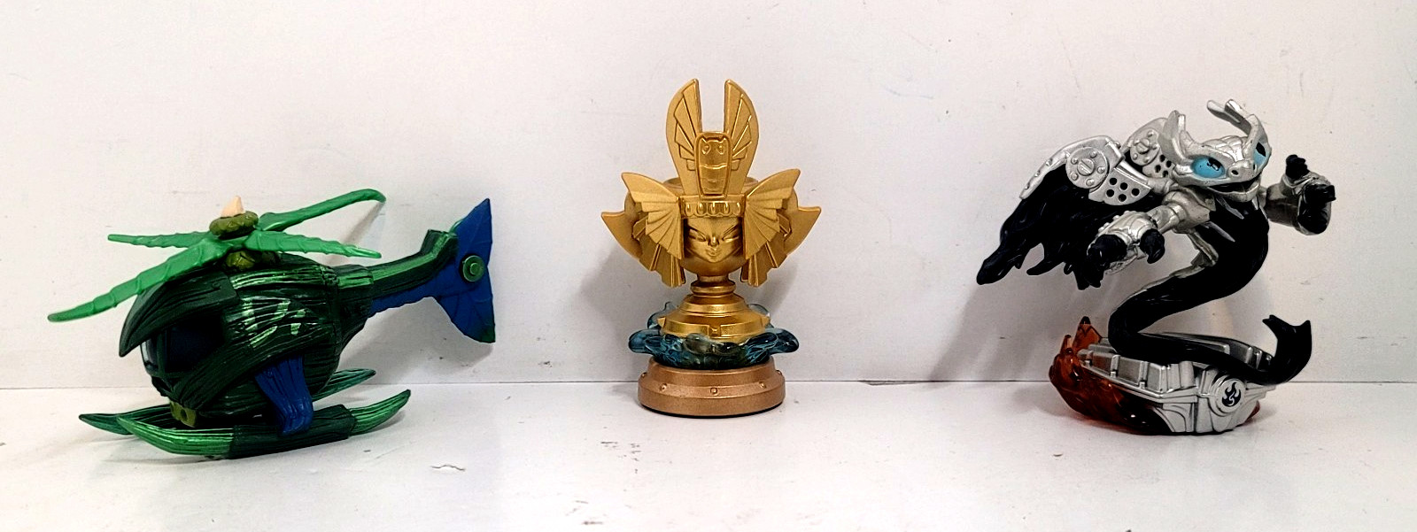 Skylanders Superchargers Lot of 3 Sea Trophy Stealth Stinger & Dark Spitfire
