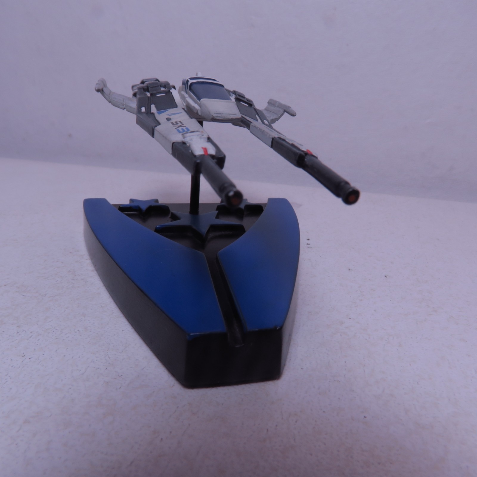 Dark Horse Deluxe Mass Effect Sx3 Alliance Fighter Replica