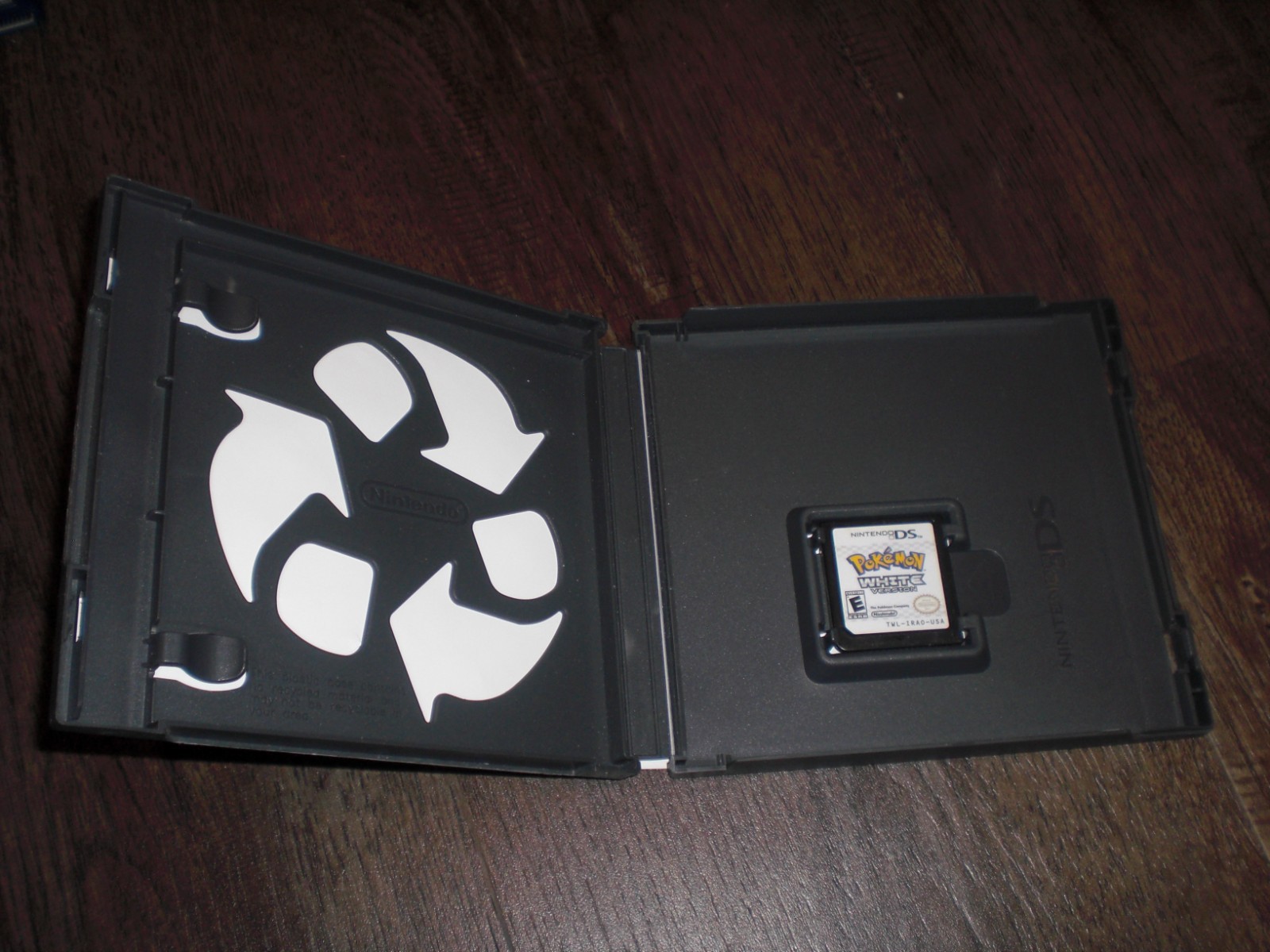 Pokemon White Version 1 AUTHENTIC GENUINE Nintendo DS 3DS XL NEAR COMPLETE CIB 2