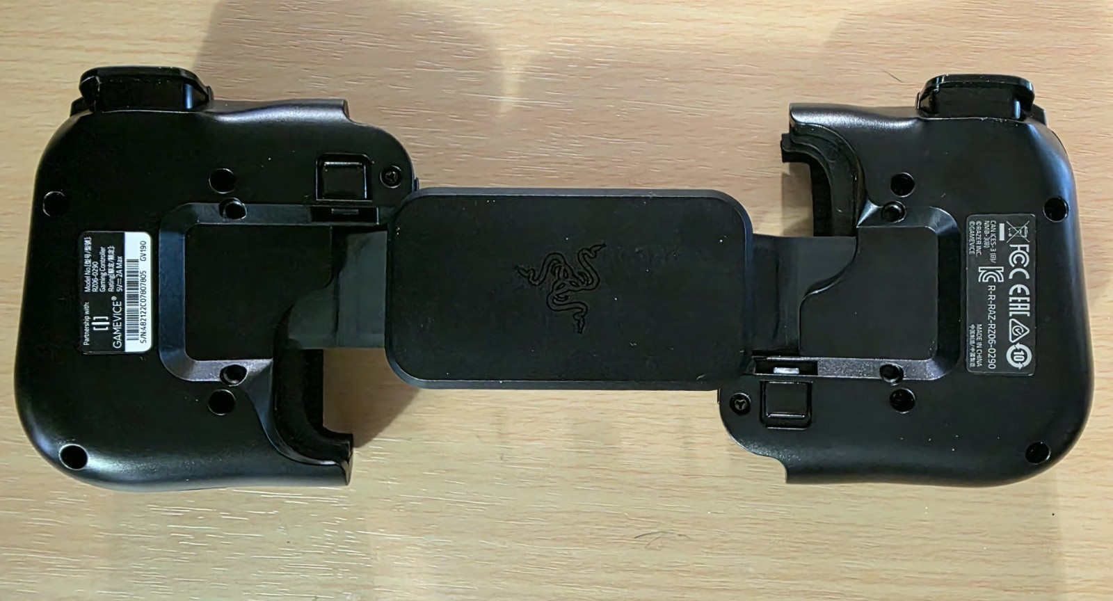Razer Kishi Black Mobile Gaming Controller for Android USB-C, Model RZ06-0290