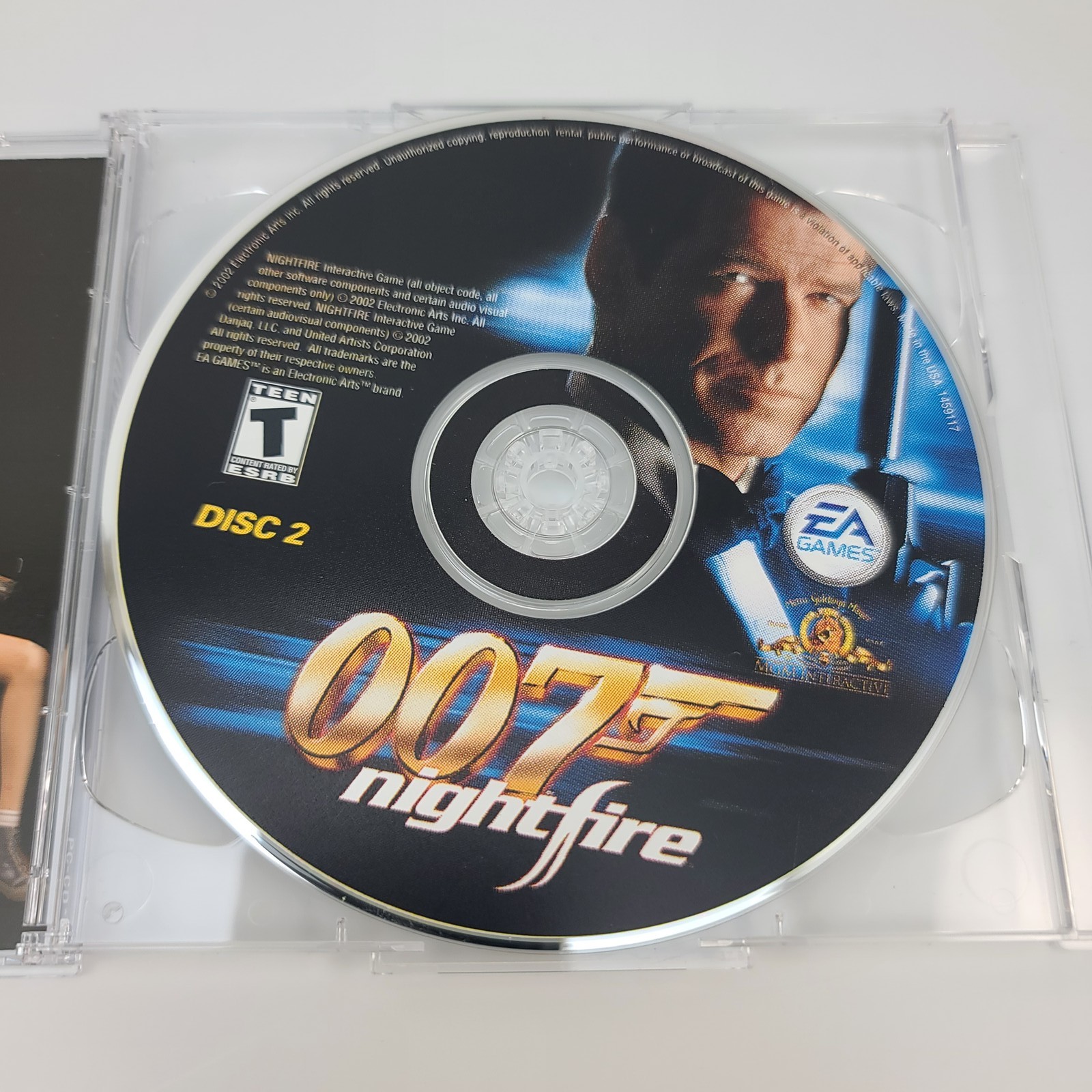 007 Nightfire PC CD-ROM Game James Bond EA Games MGM Interactive Complete 2002