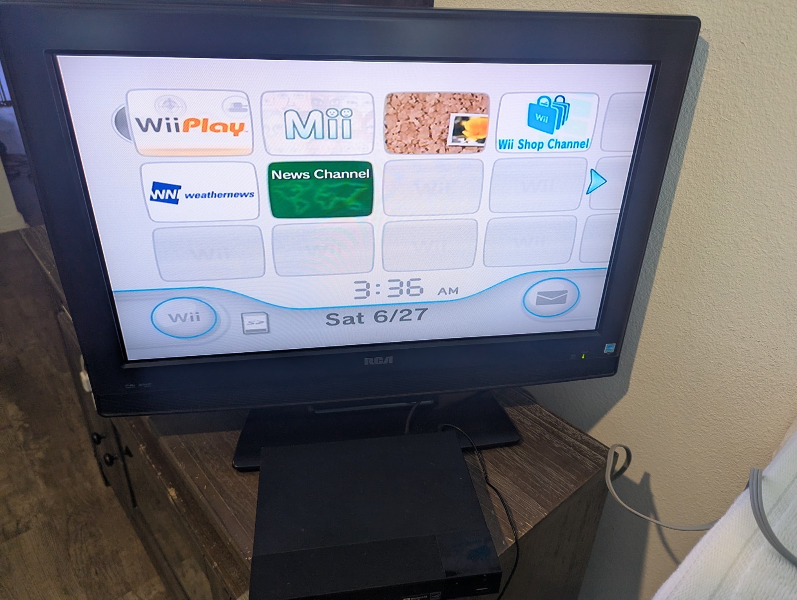 Nintendo Wii White Console RVL-001 Bundle 1 Controller, Sensor, Cords Tested