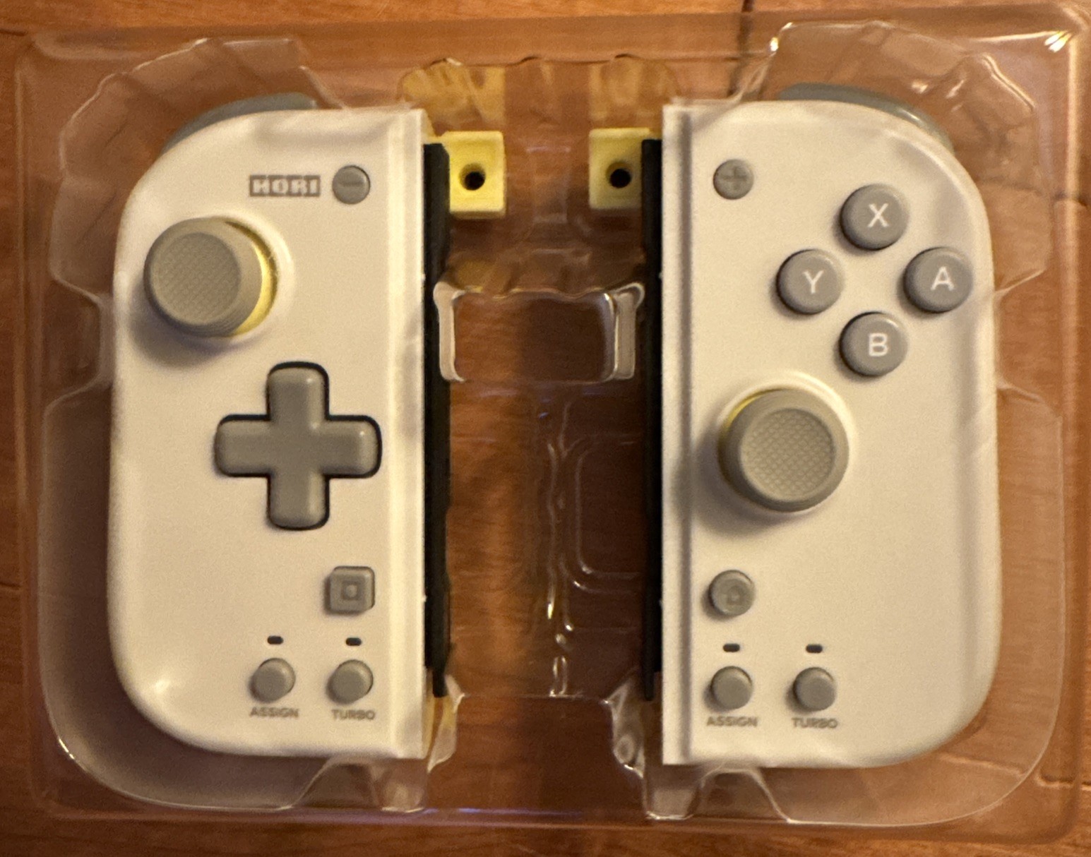 Nintendo Switch HORI Grip Fit Controller – Light Gray x Yellow