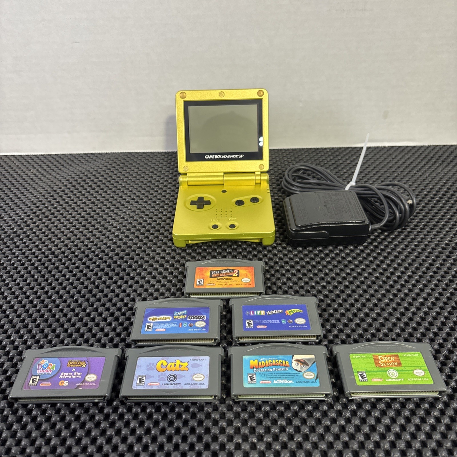 Nintendo Game Boy Advance SP Gold w/Tony Hawk’s Underground 2 OEM Charger