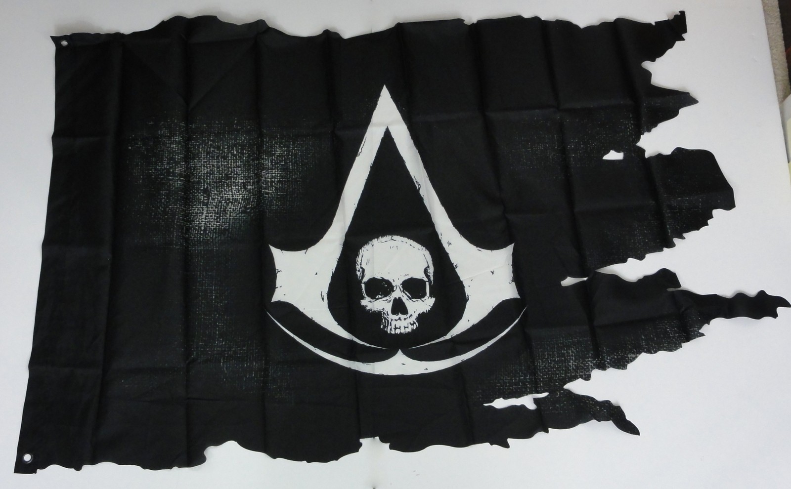 Assassins Creed IV Limited Edition PC + Worn Pirate Flag, Cel Art & Collectibles