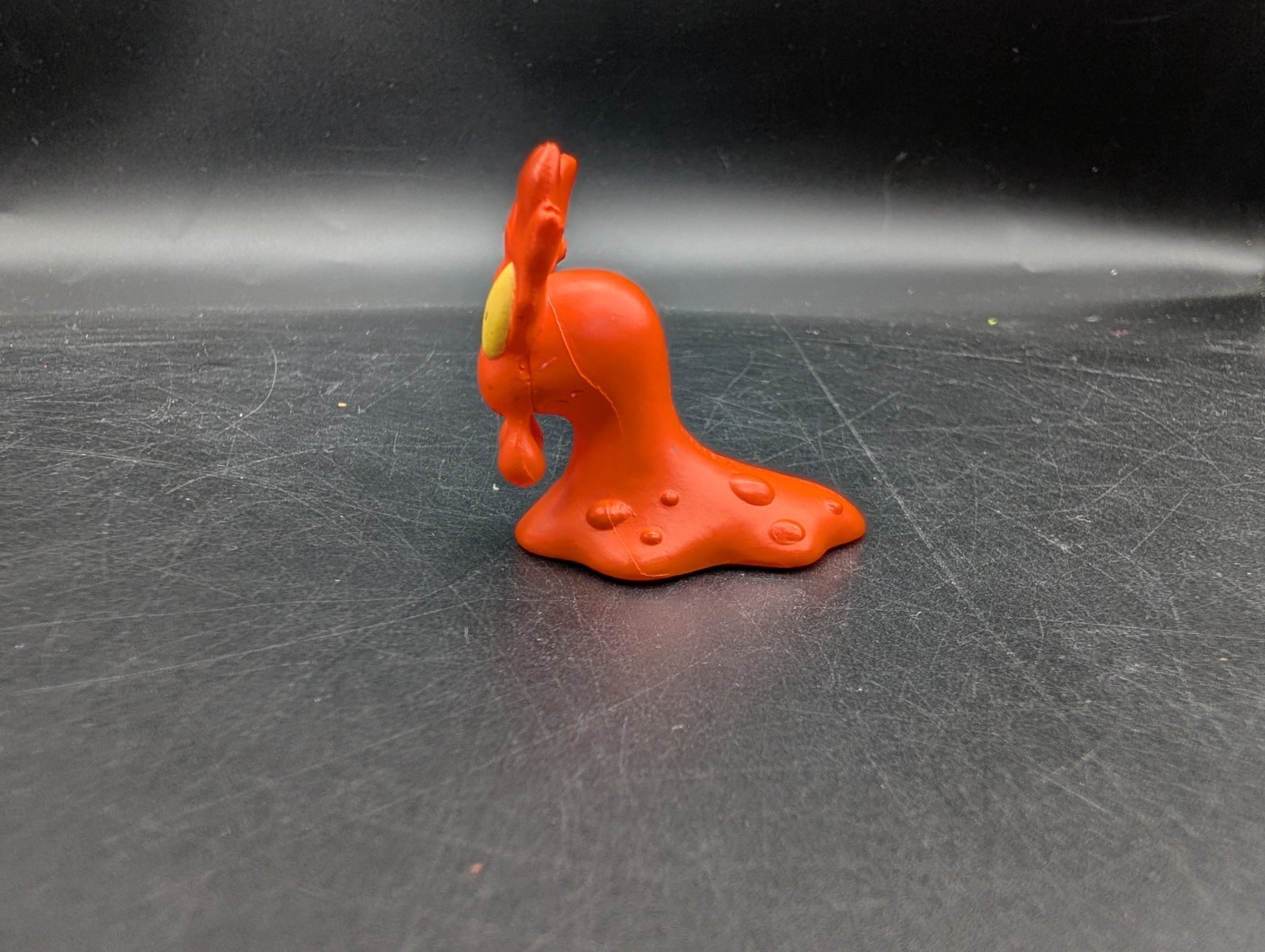 Slugma Magmag Pokemon Figure Tomy Vintage RARE