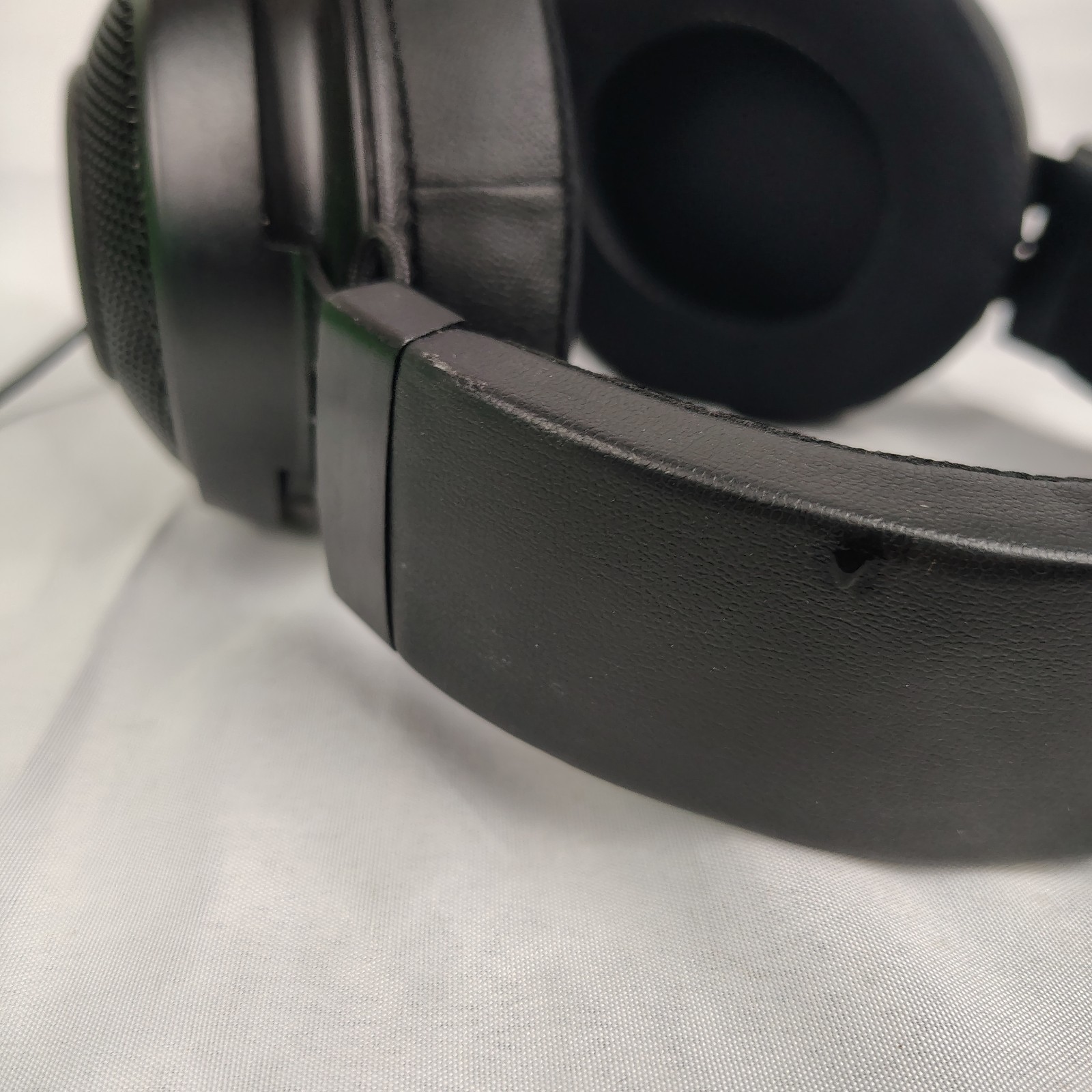 Razer Kraken Multi-Platform Wired Gaming Headset With Box