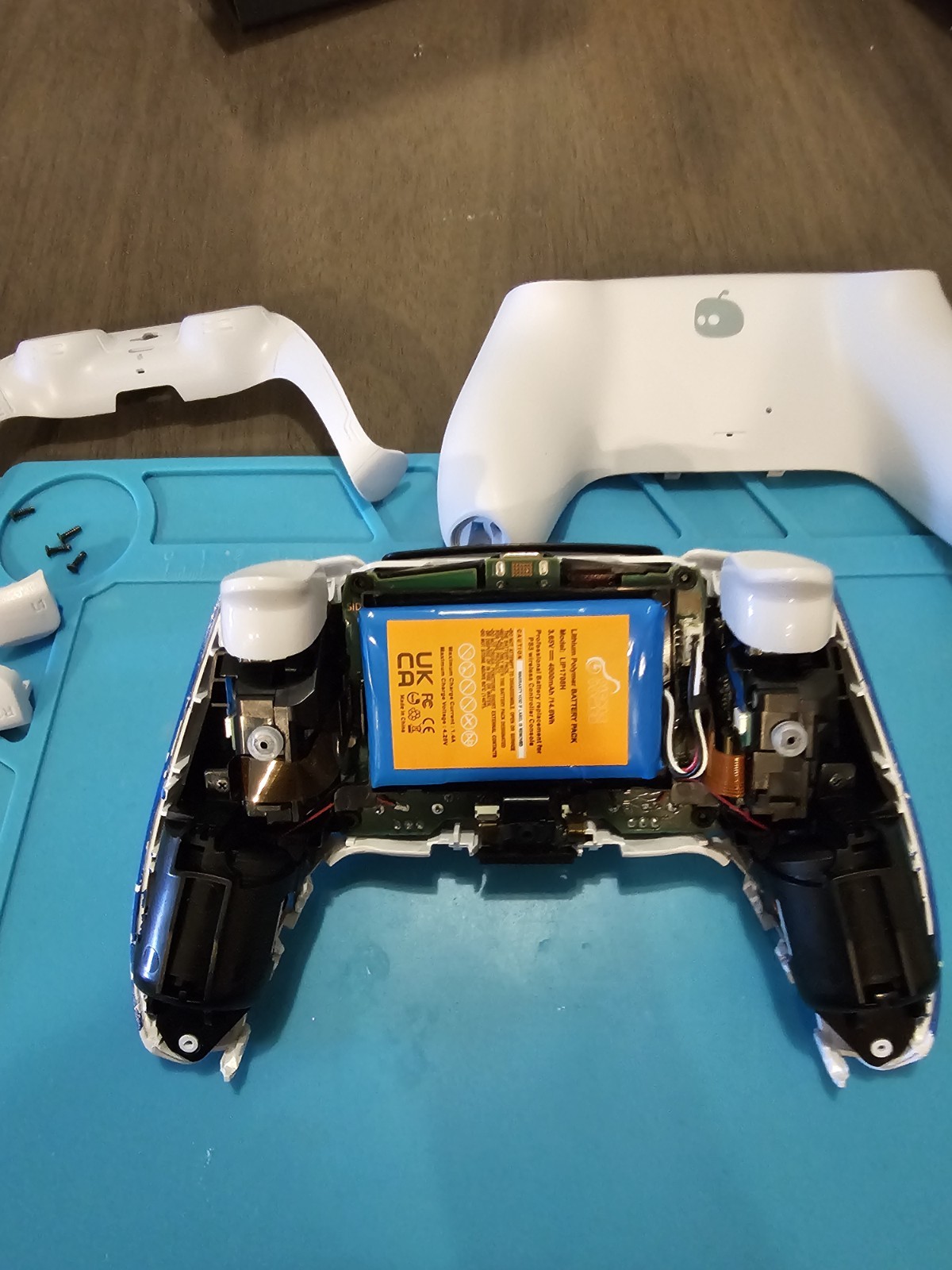 Dualsense PS5 controller – 4000mAh Battery – TMR Joysticks – Astrobot shell