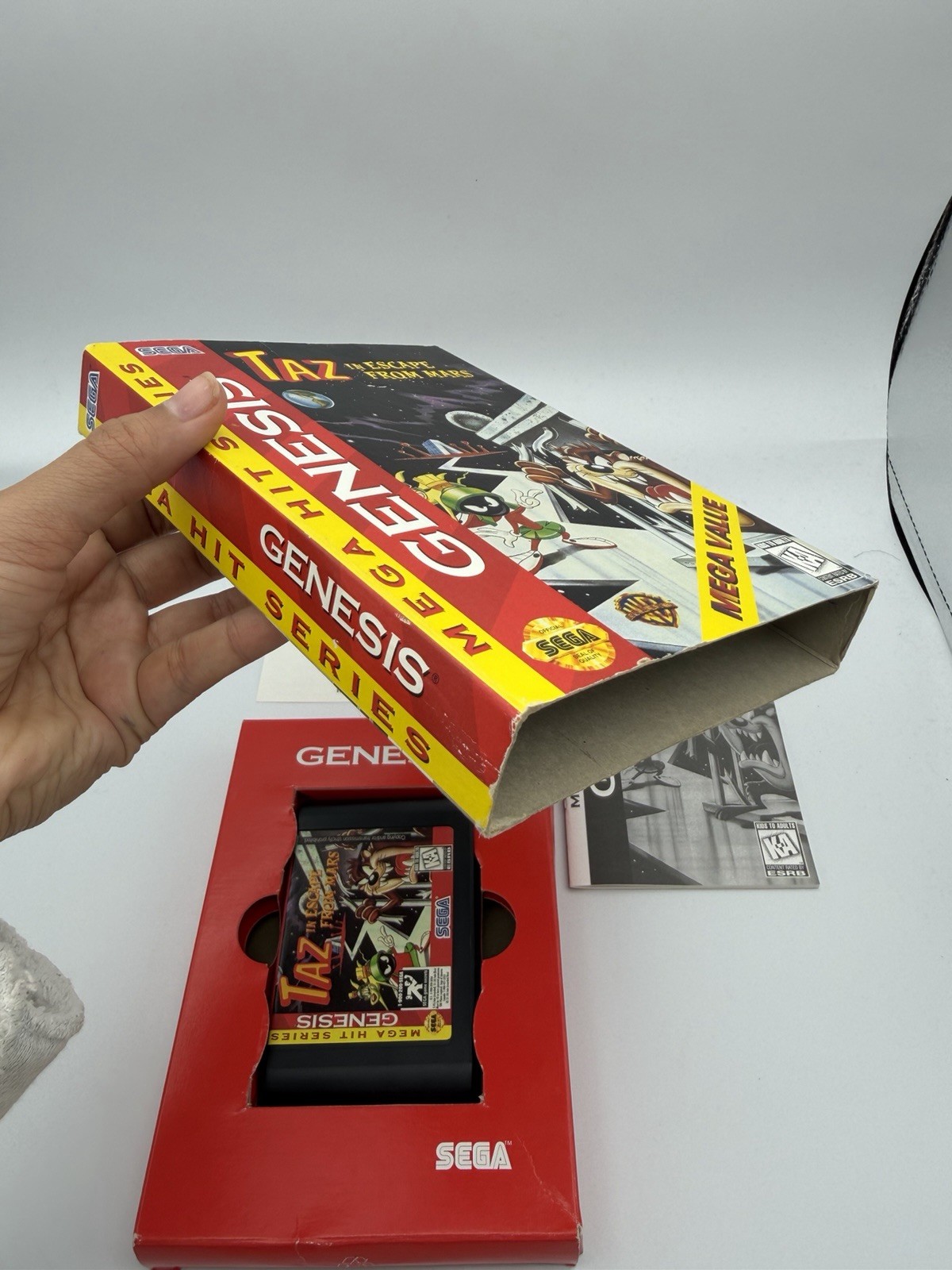 Taz in Escape From Mars (Sega Genesis, 1994) CIB Complete in Box with Manual