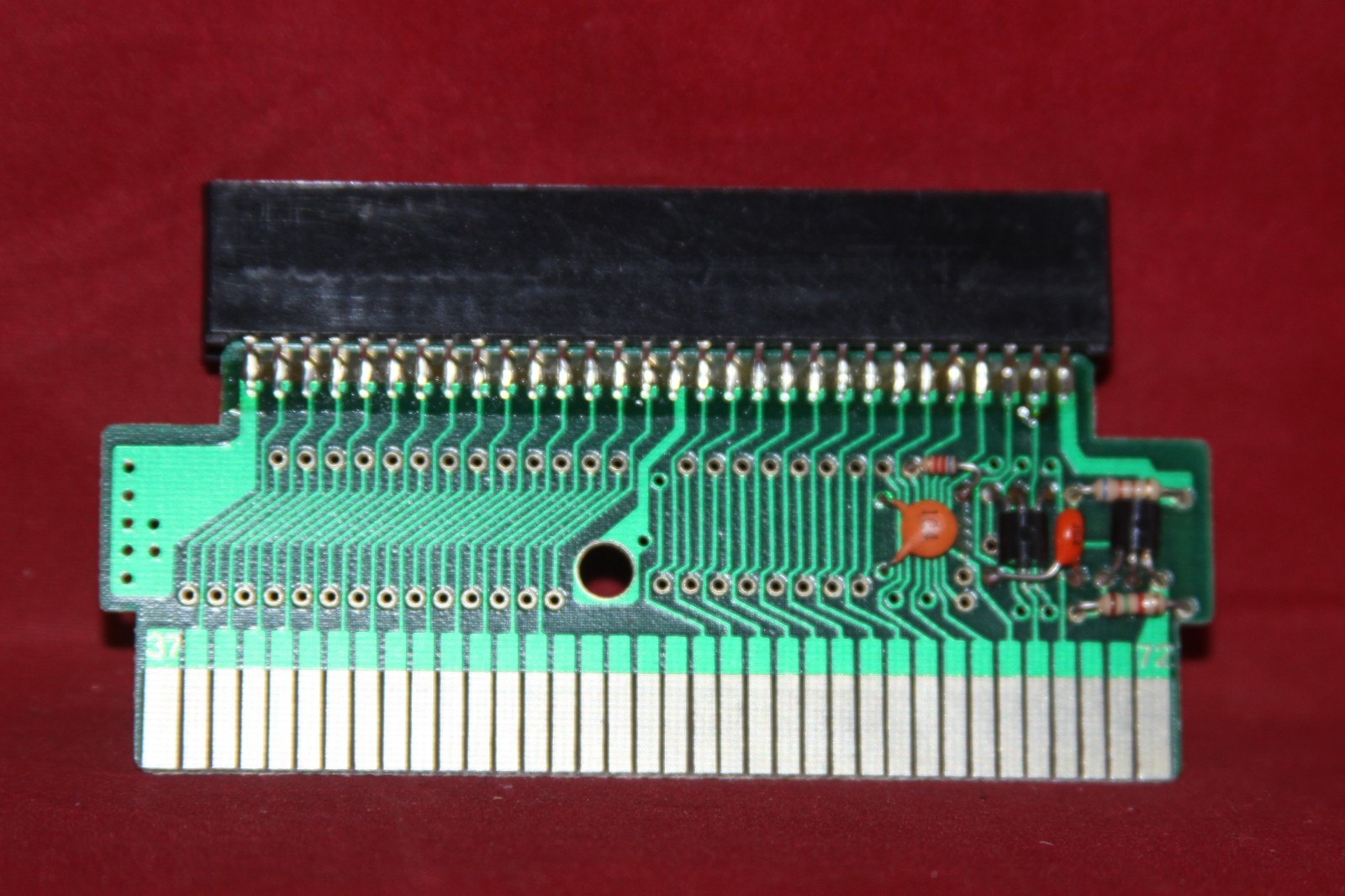 Converter US-72 (Taiwan) 60 to 72 Pin Game Cartridge Adapter (Famicom to NES)