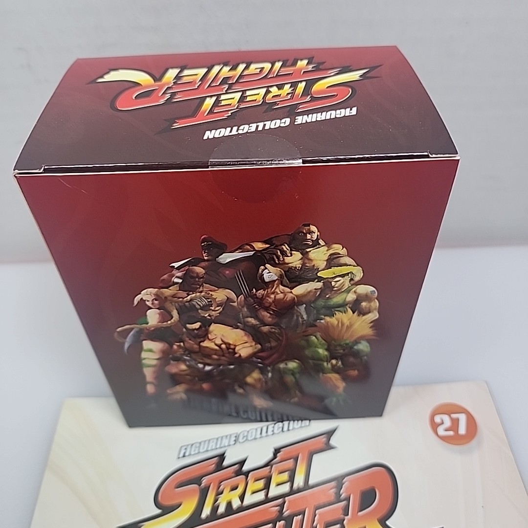 Street Fighter C.Viper Figurine 27 With Booklet Capcom Fanhome Video Game